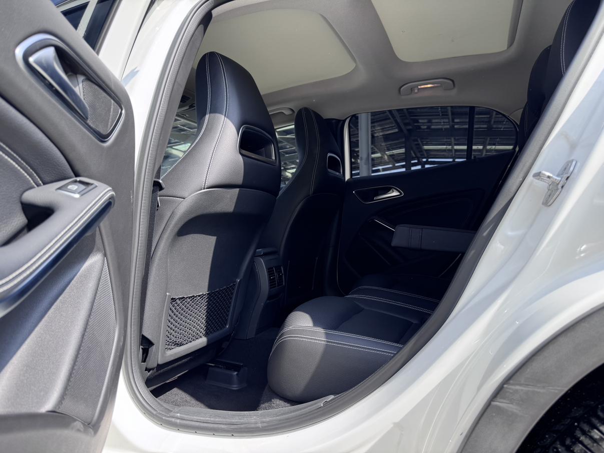 Mercedes-Benz GLA 2015 thumb 9