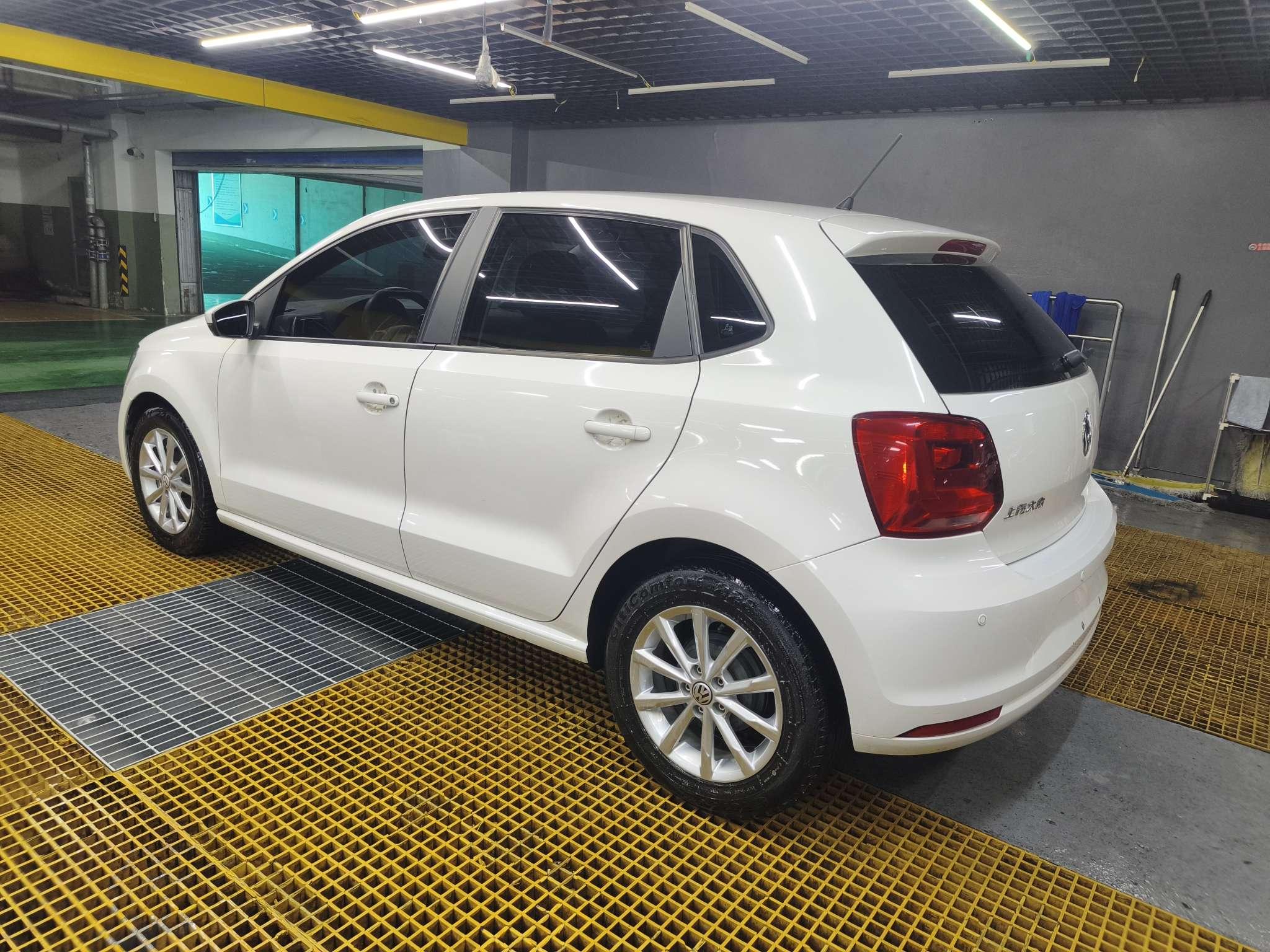 Volkswagen Polo 2016 thumb 2