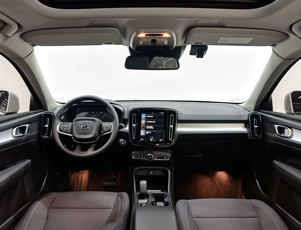 Volvo XC40 2022 thumb 4