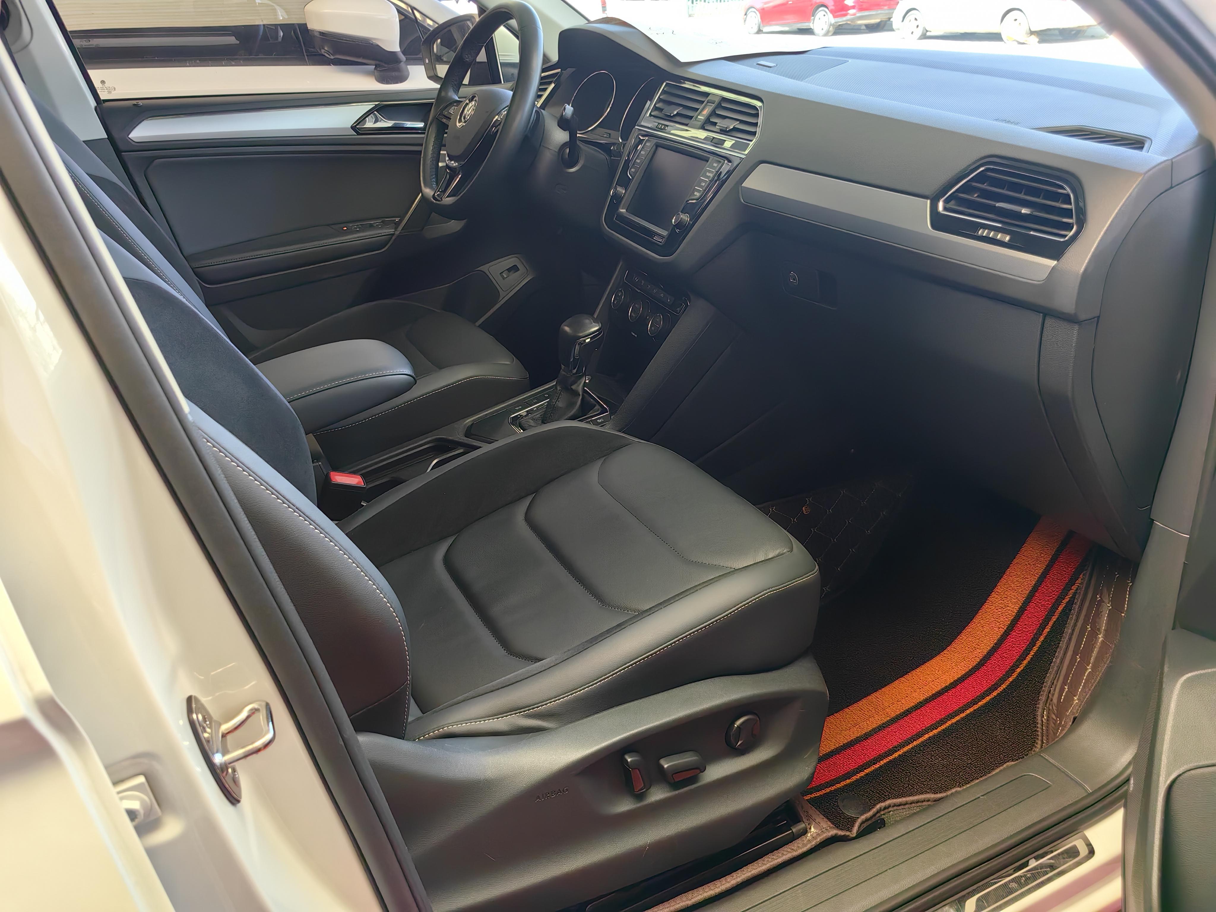 Volkswagen Tiguan 2017 thumb 2