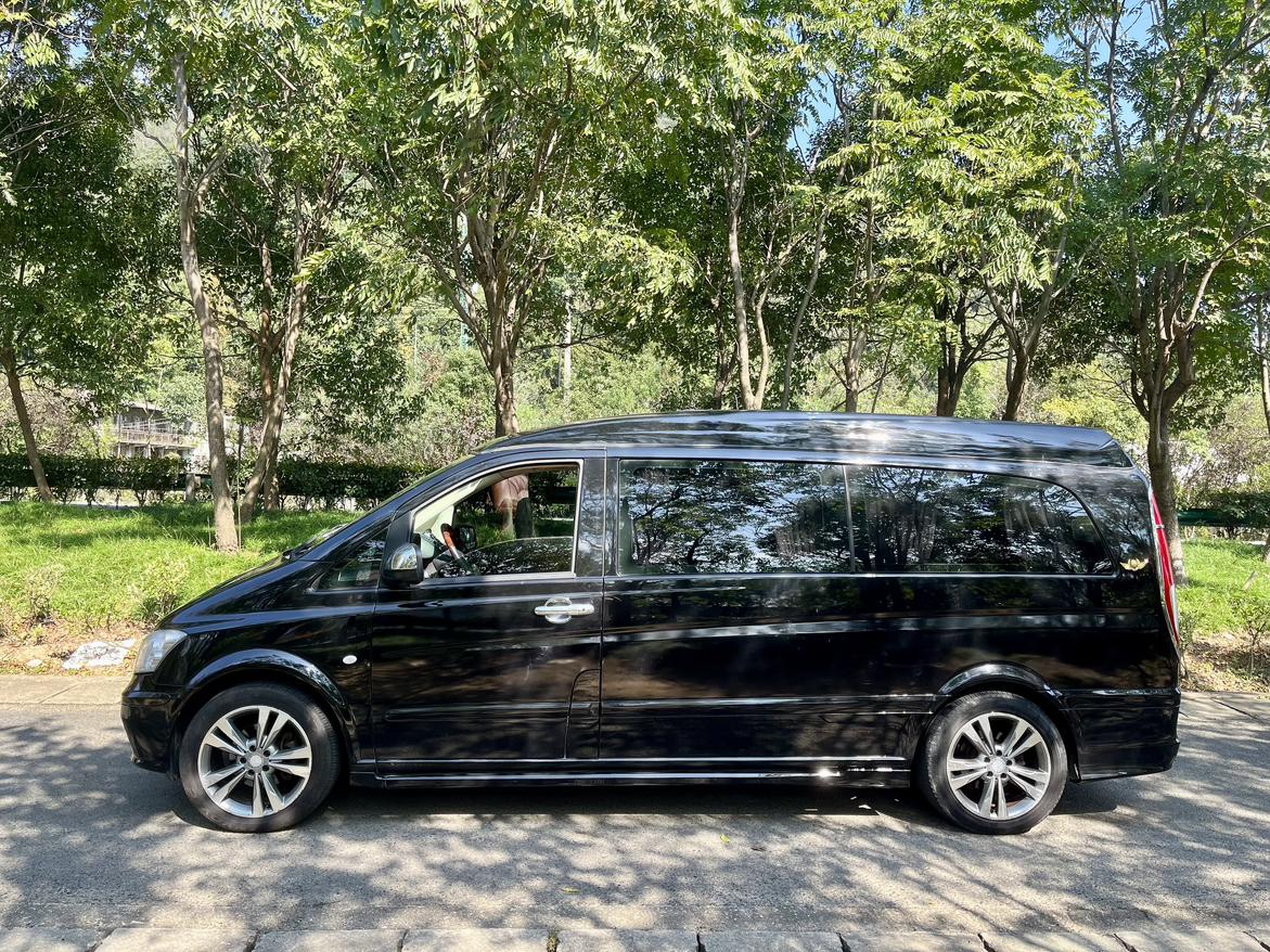 Mercedes-Benz Wei Ting 2011 thumb 2