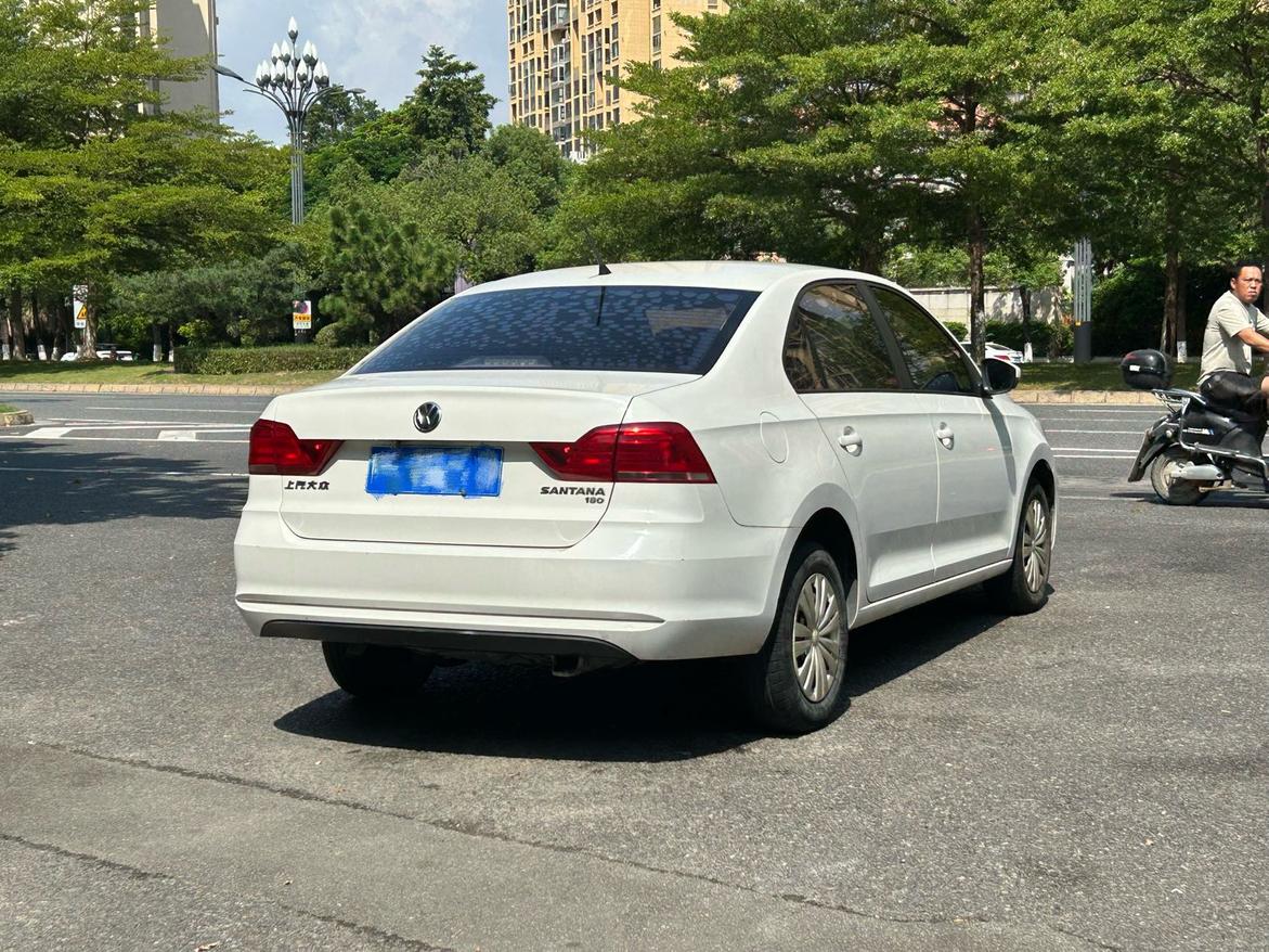 Volkswagen Santana 2016 thumb 4