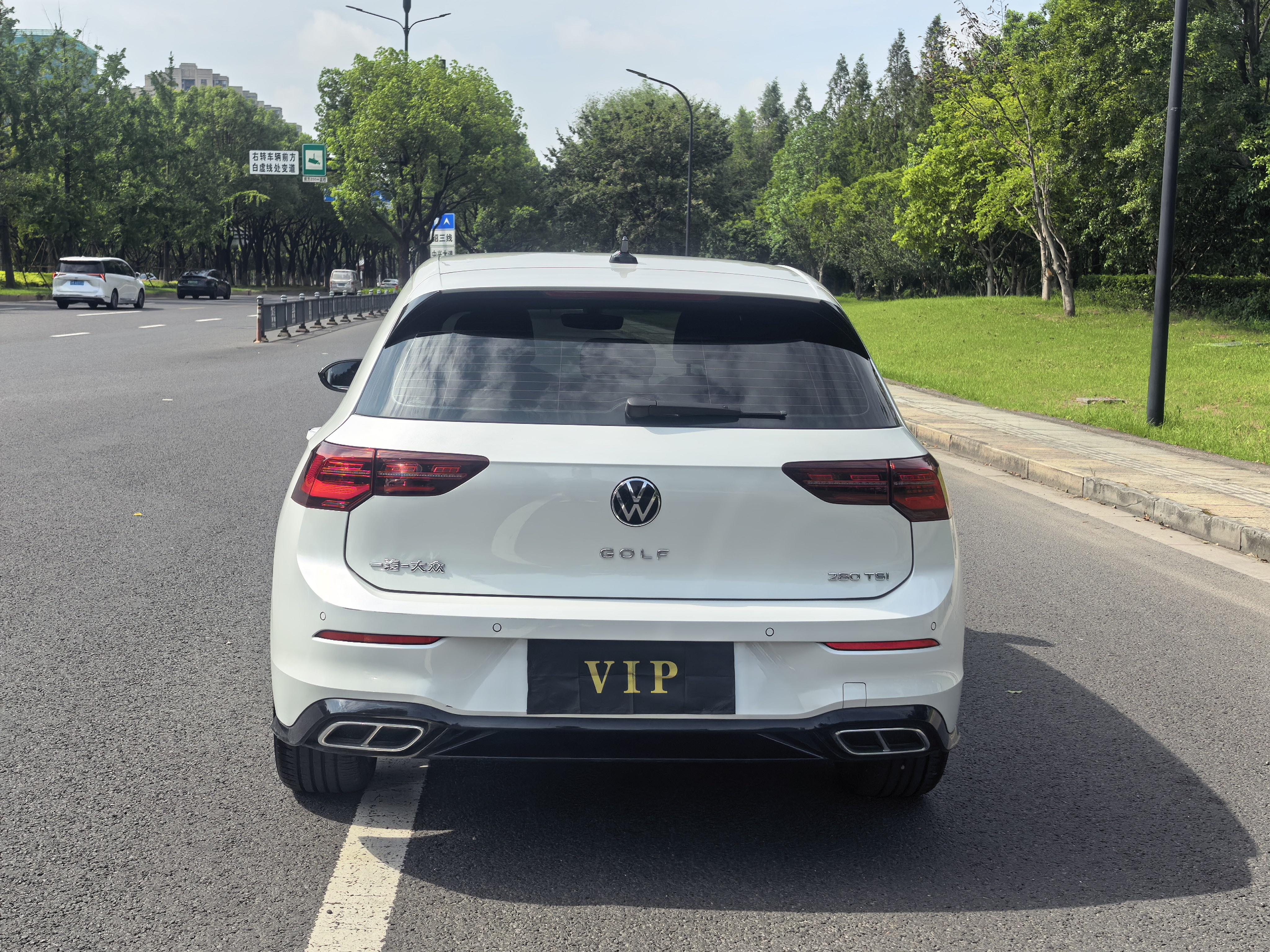 Volkswagen Golf Sportsvan 2023 thumb 4
