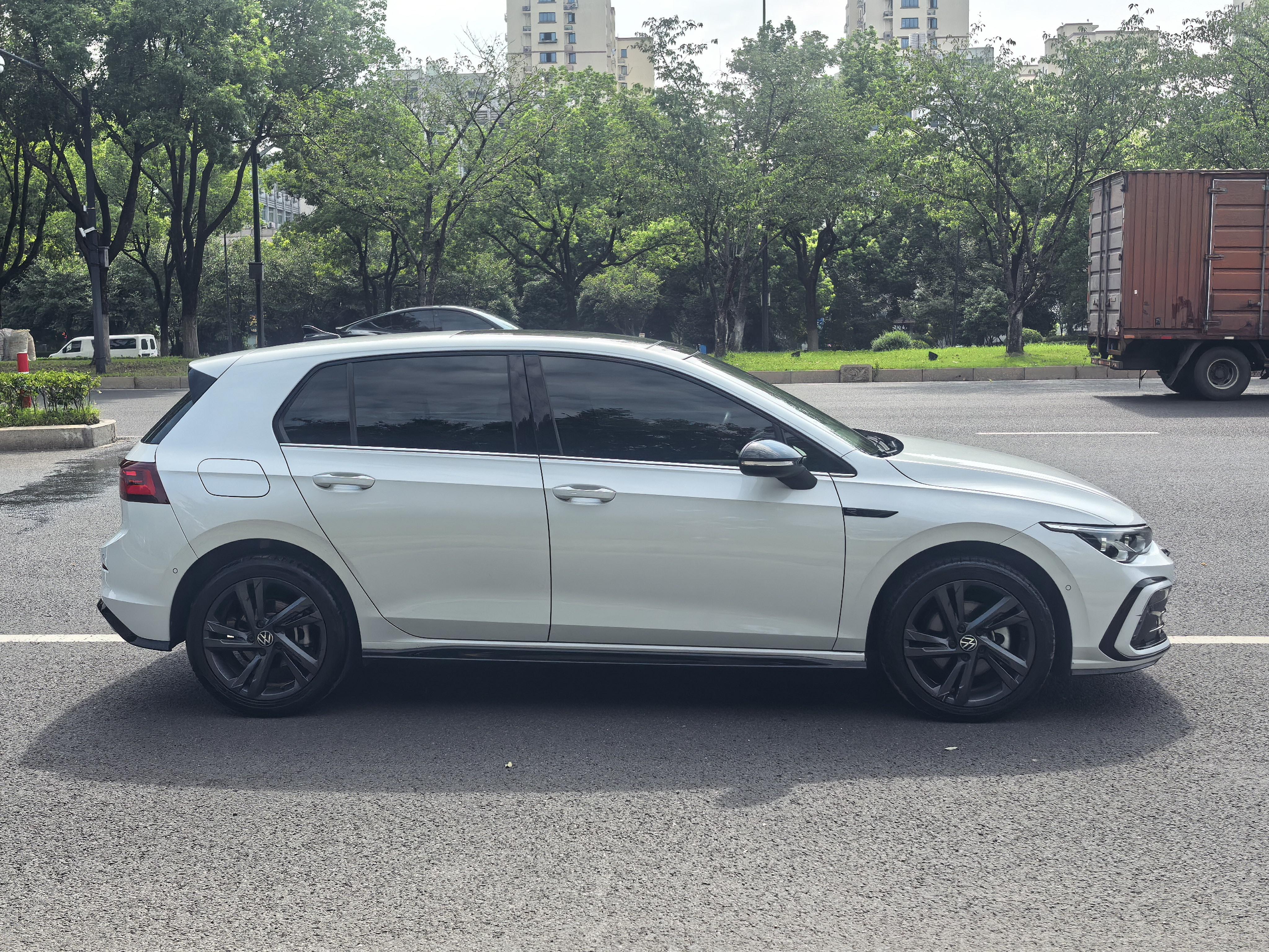 Volkswagen Golf Sportsvan 2023 thumb 6