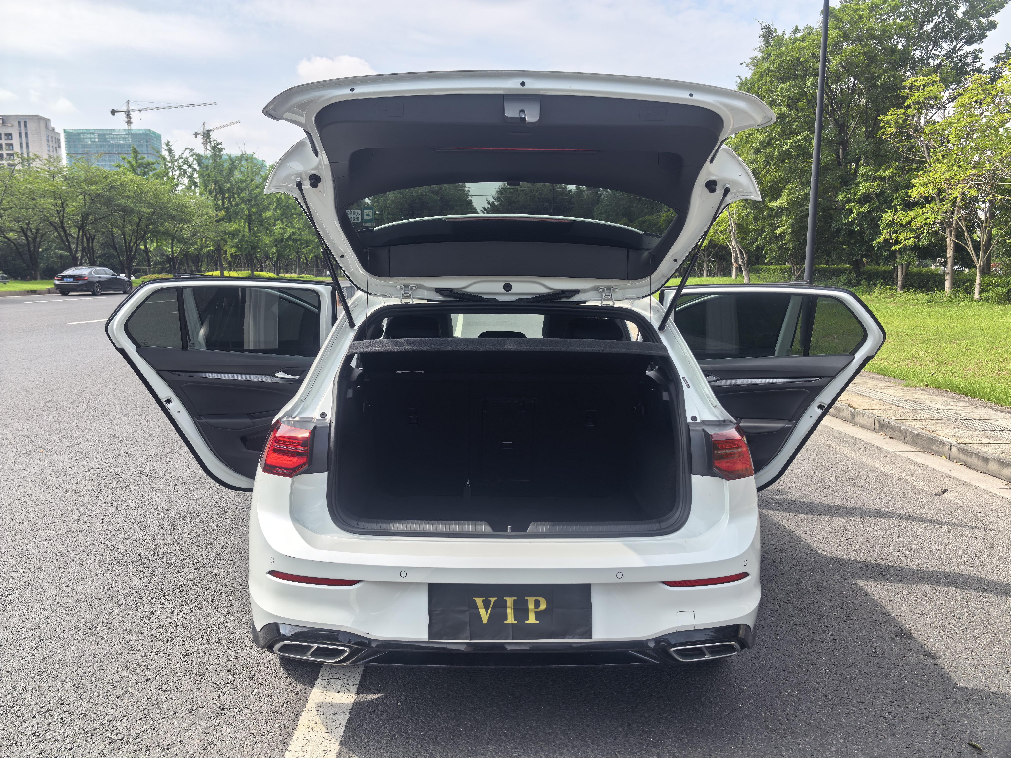 Volkswagen Golf Sportsvan 2023 thumb 7