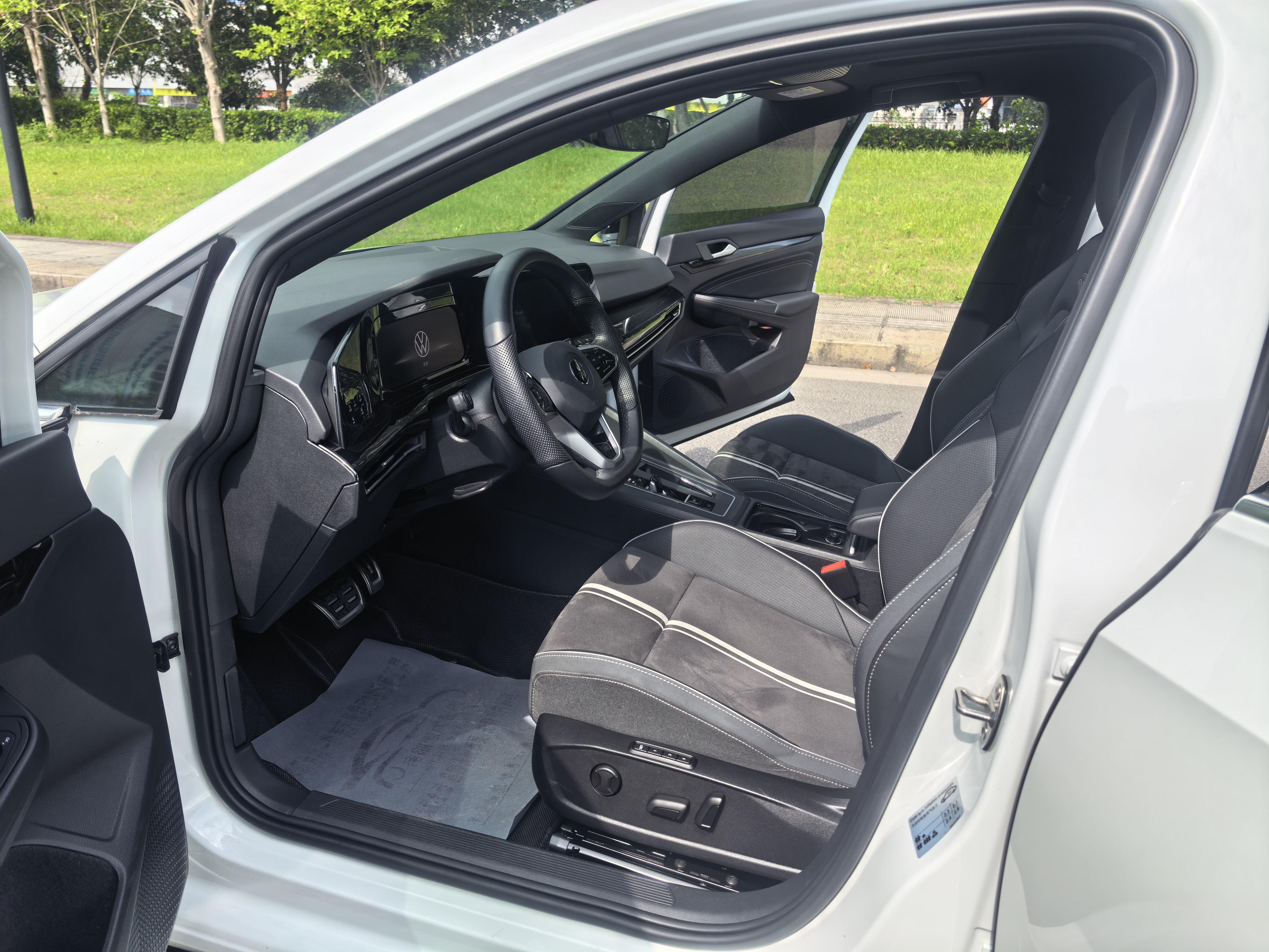 Volkswagen Golf Sportsvan 2023 thumb 10