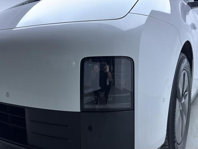 Lixiang (Li Auto) Mega 2025 thumb 10