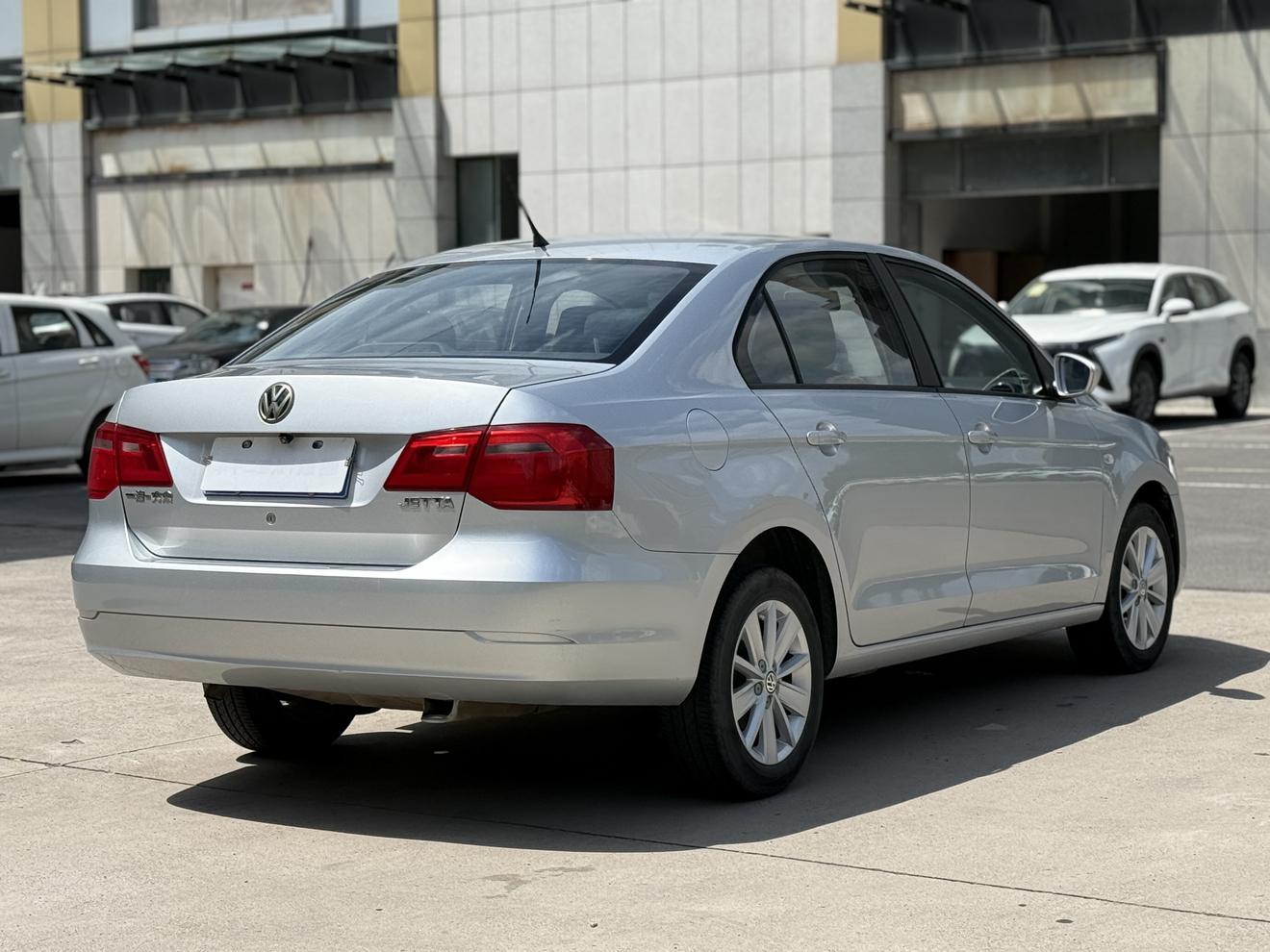 Volkswagen Jetta 2013 thumb 4