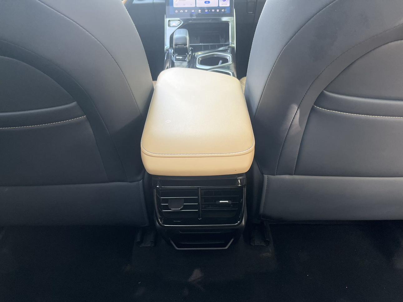 Geely Boyue L 2023 thumb 6
