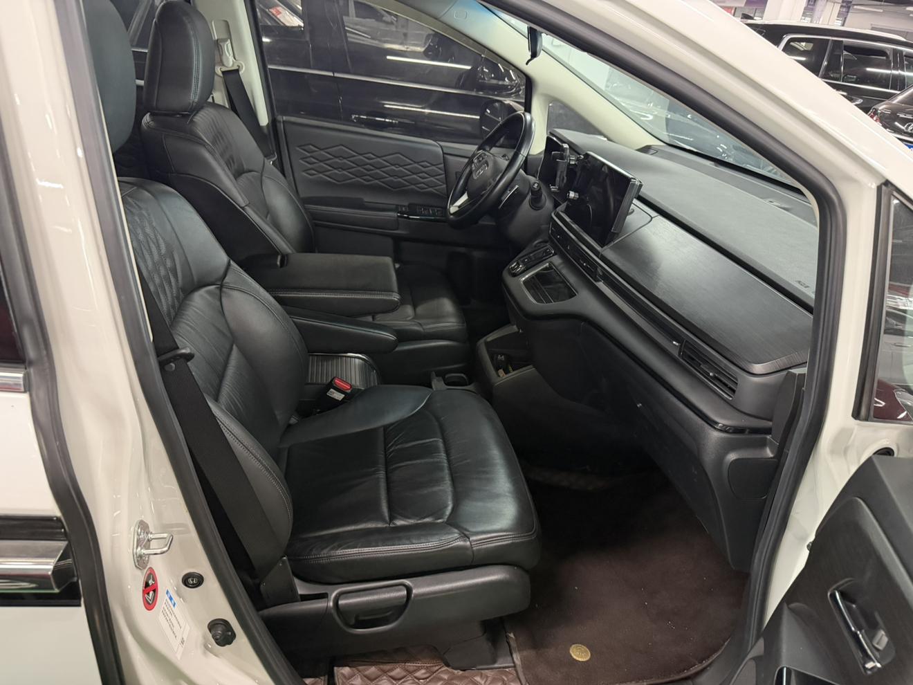 Honda Elysion 2022 thumb 12