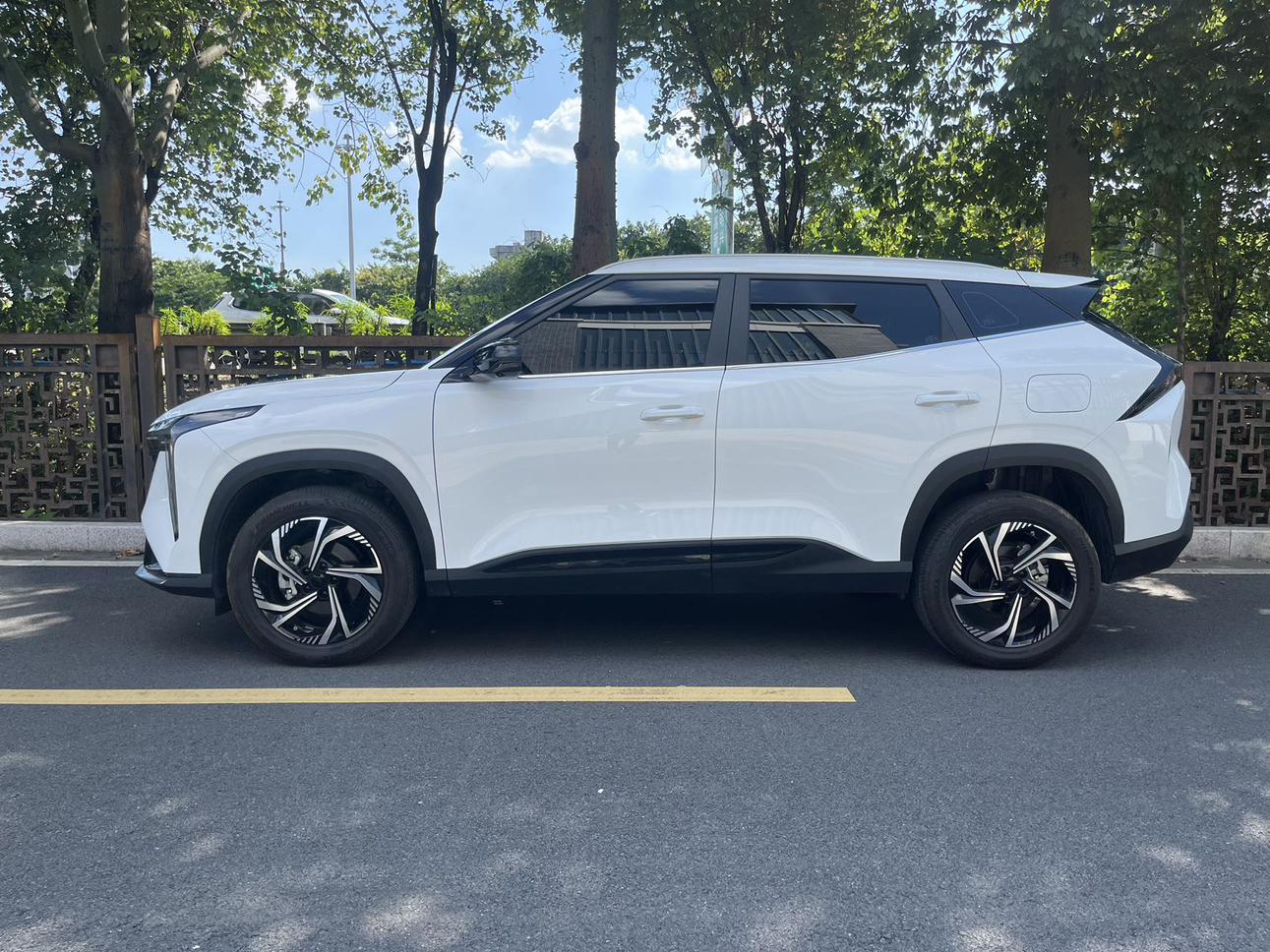 Geely Boyue 2024 thumb 2