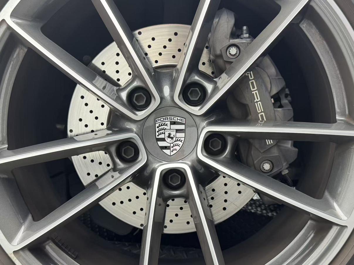Porsche 911 2023 thumb 6
