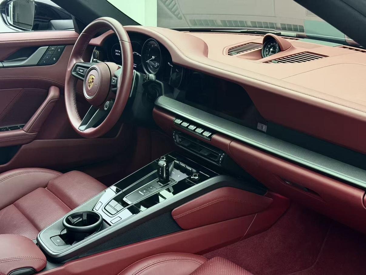 Porsche 911 2023 thumb 7