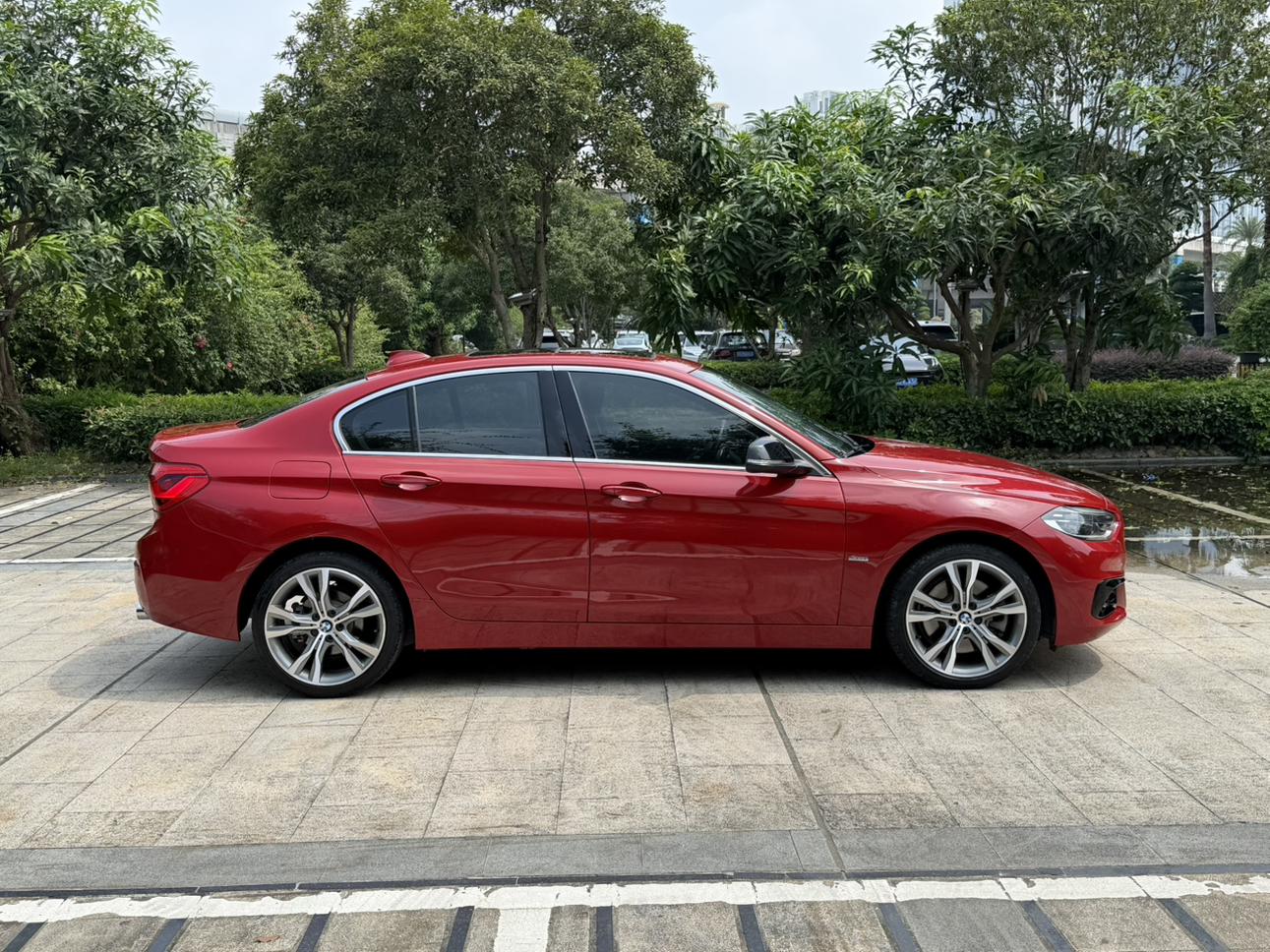 BMW 1 серии 2017 thumb 5