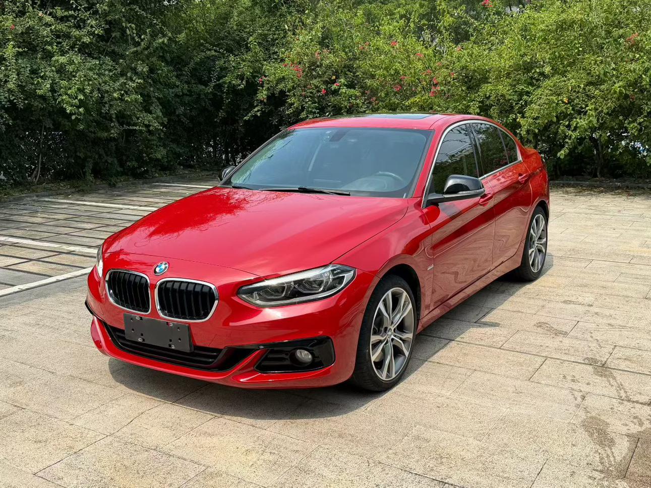 BMW 1 серии 2017 thumb 11