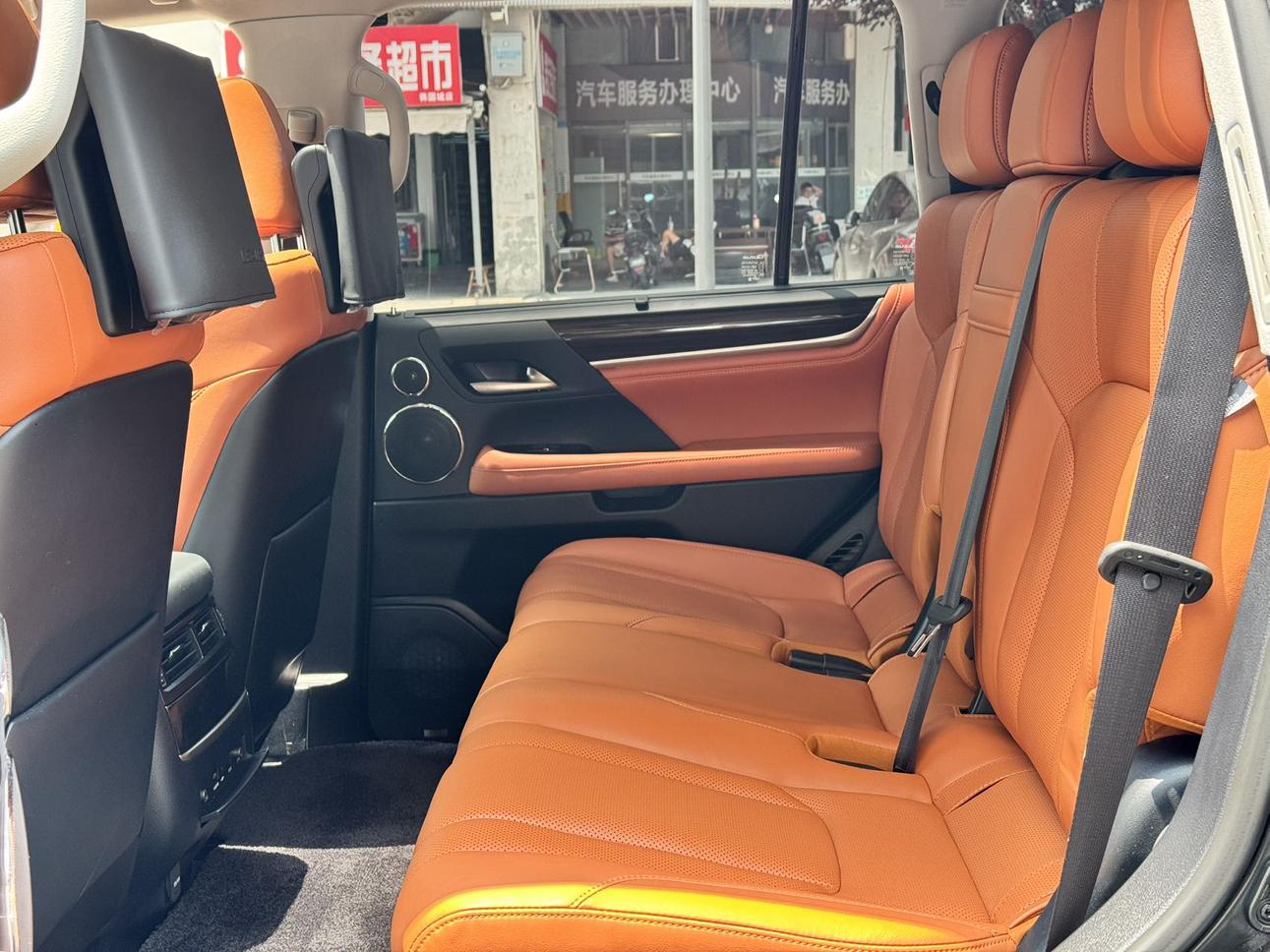 Lexus LX 2020 thumb 10