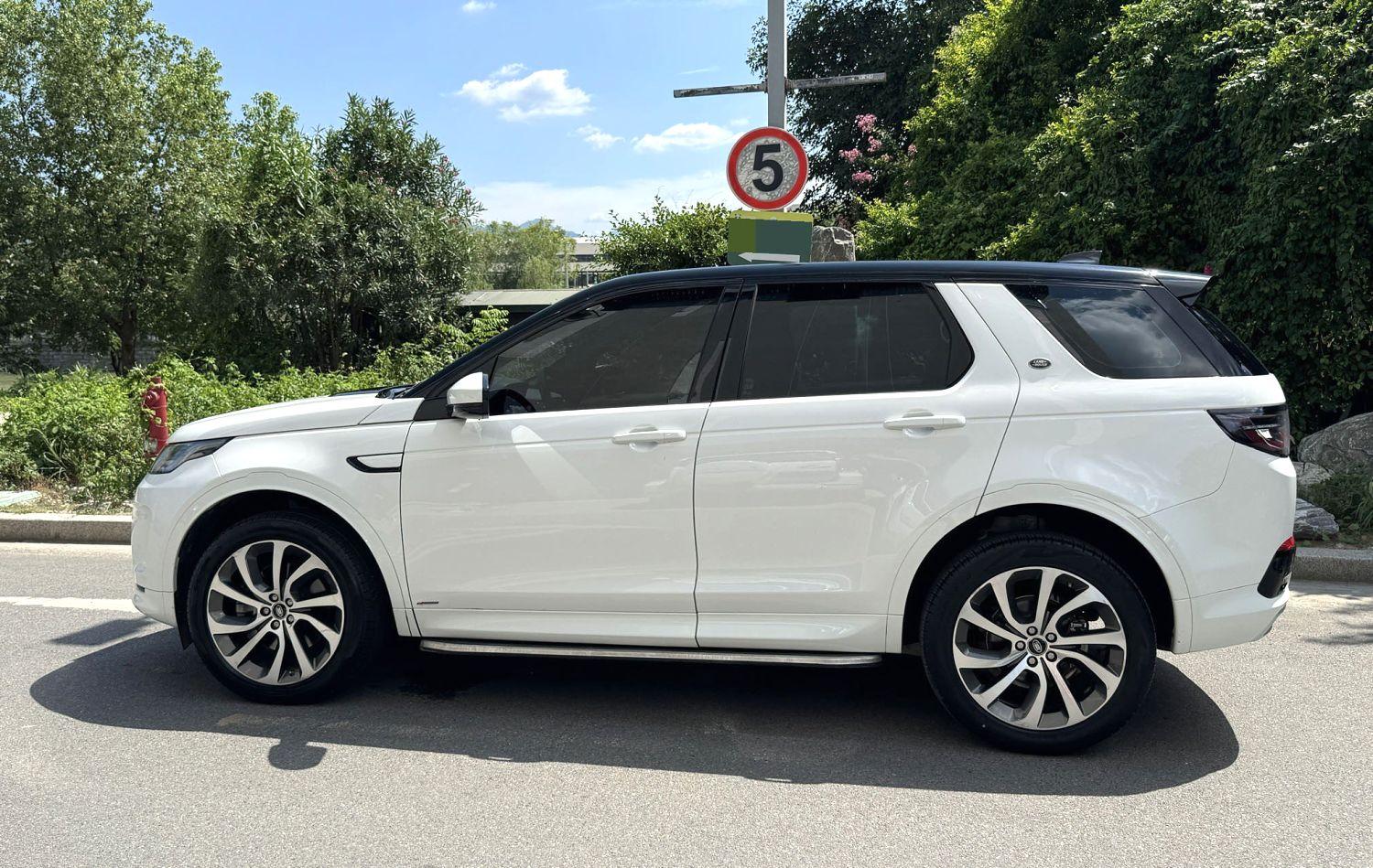 Land Rover Discovery Sport 2020 thumb 10