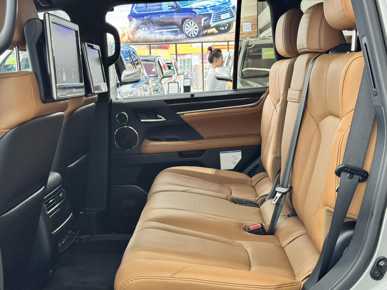 Lexus LX 2021 thumb 10