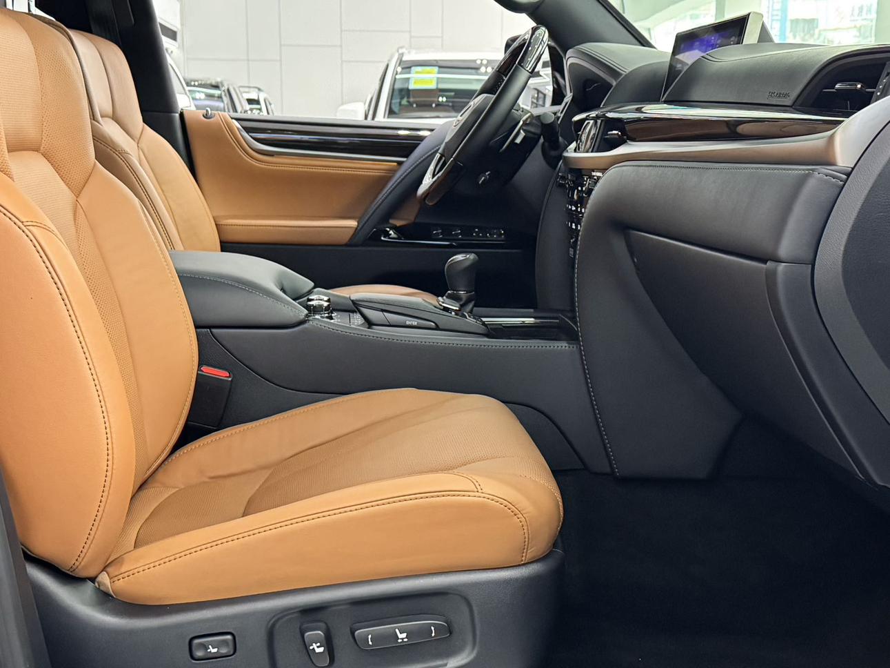 Lexus LX 2021 thumb 12