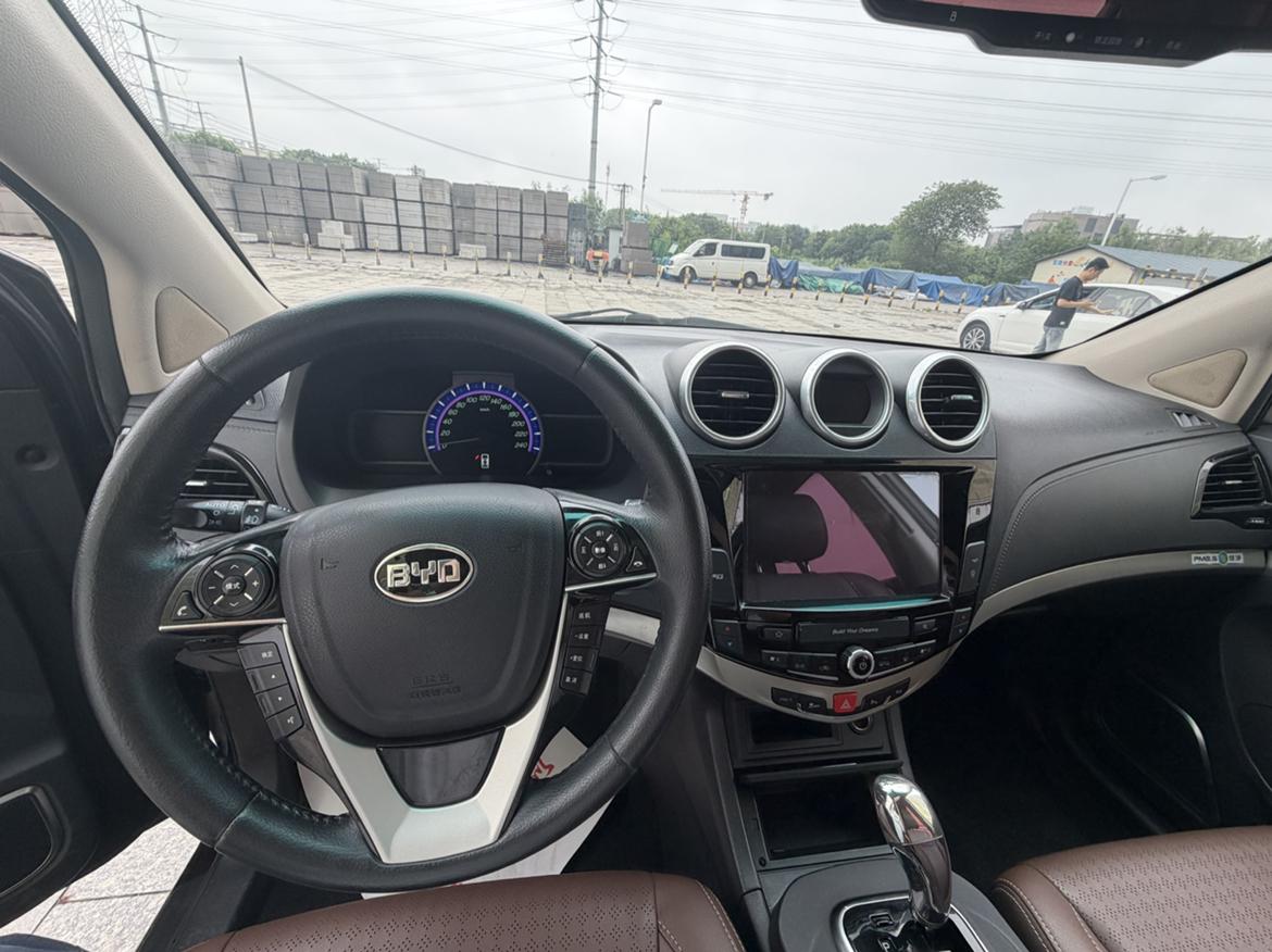 BYD S6 2015 thumb 9