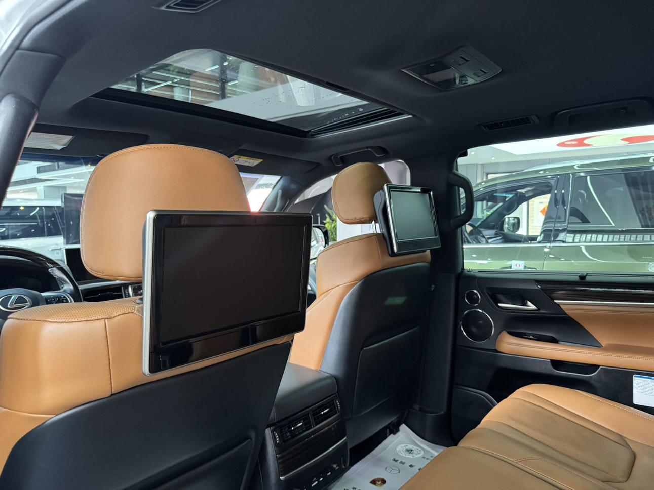 Lexus LX 2021 thumb 12