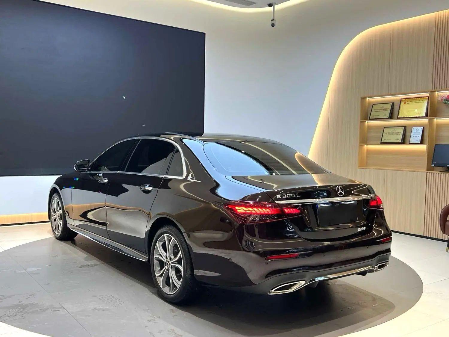 Mercedes-Benz E-Класс 2023 thumb 2