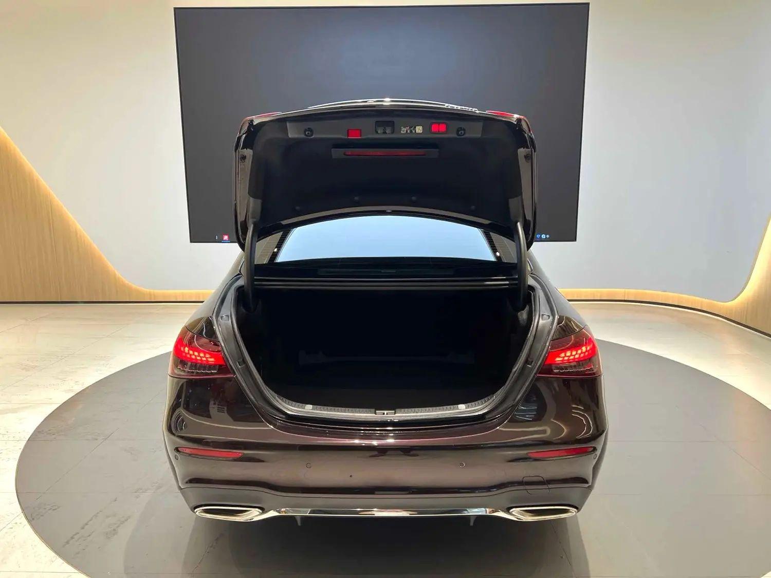 Mercedes-Benz E-Класс 2023 thumb 3