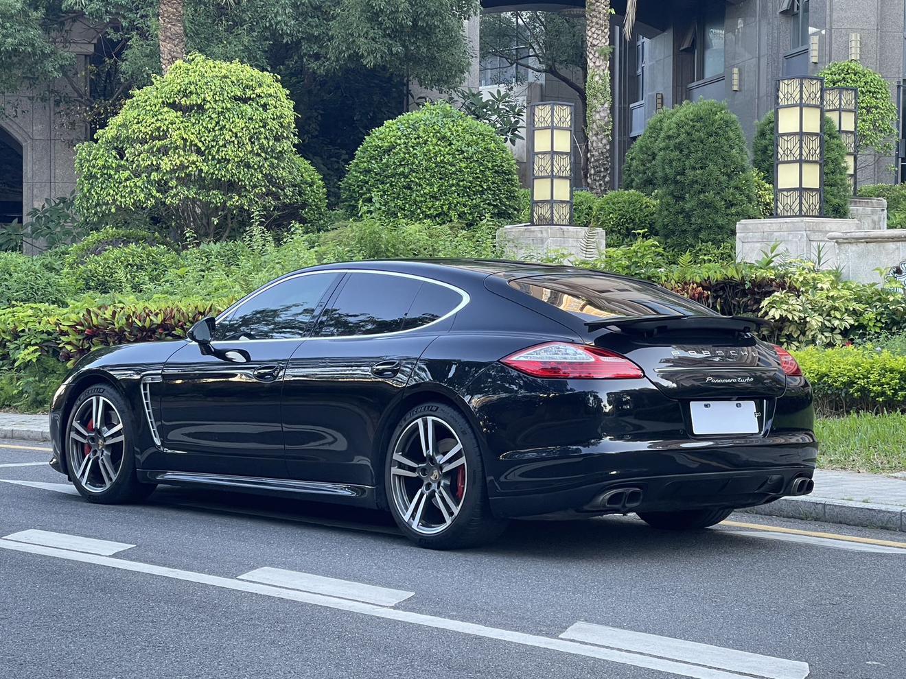 Porsche Panamera 2010 thumb 2