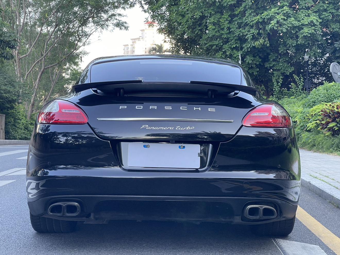 Porsche Panamera 2010 thumb 3