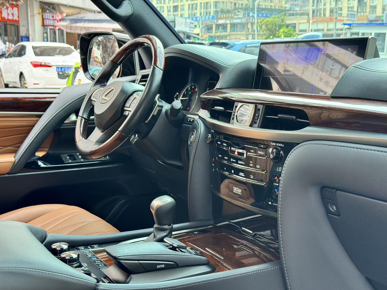 Lexus LX 2021 thumb 6