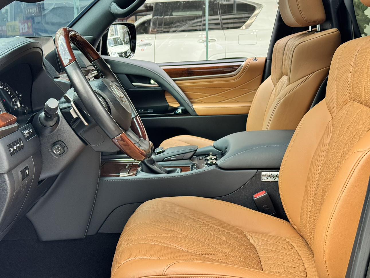 Lexus LX 2021 thumb 11