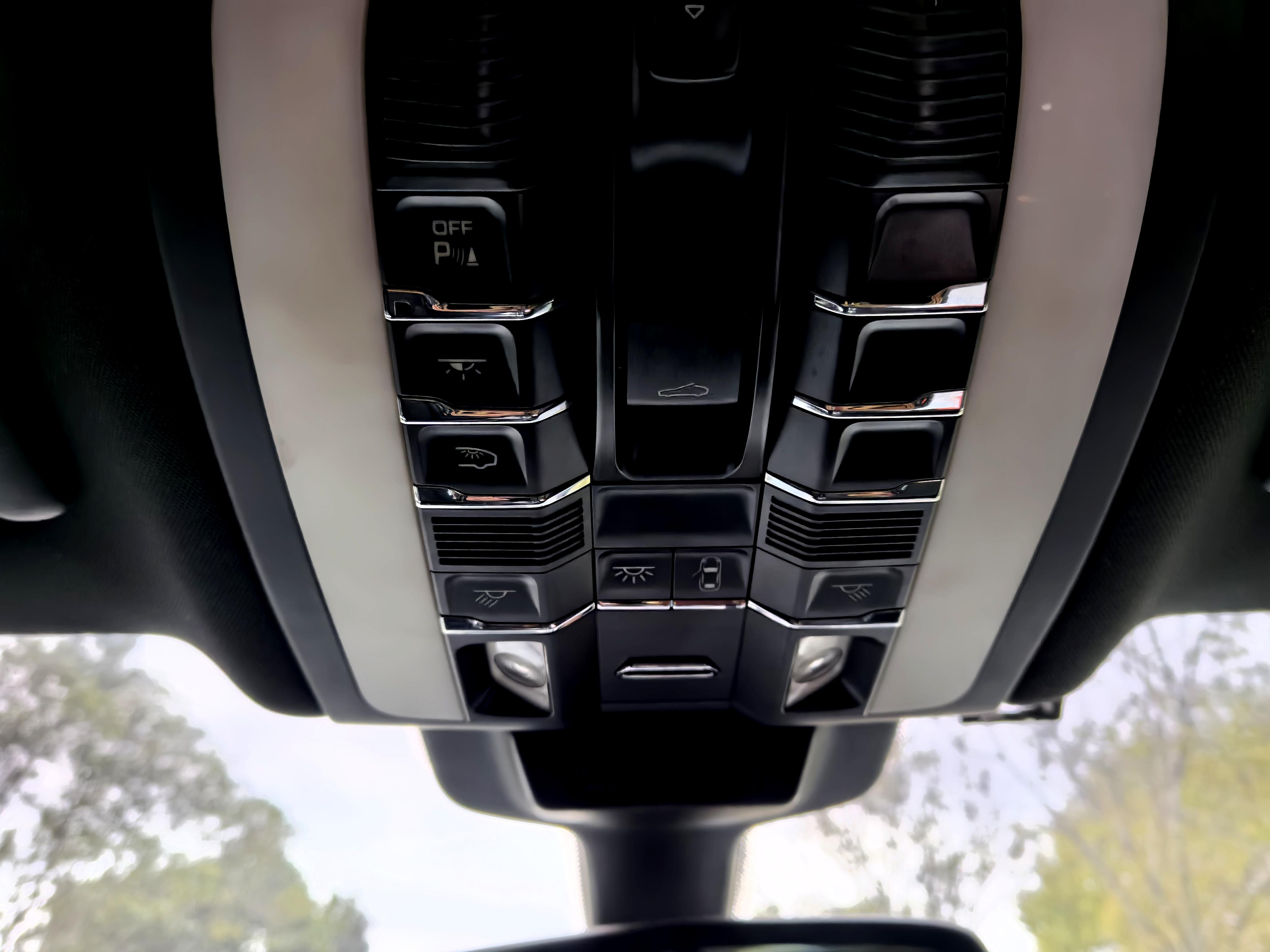 Porsche Macan 2014 thumb 6