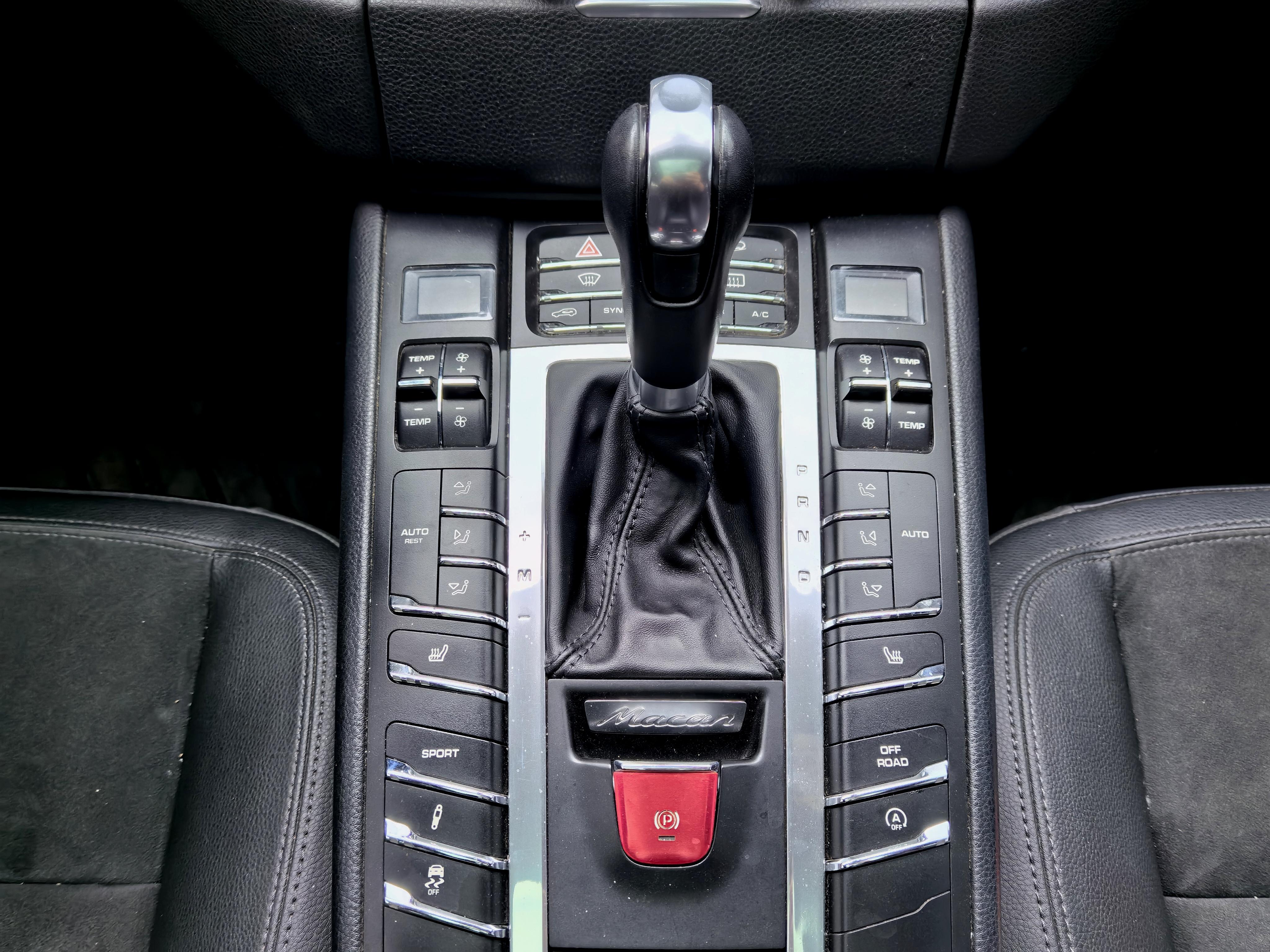 Porsche Macan 2014 thumb 11