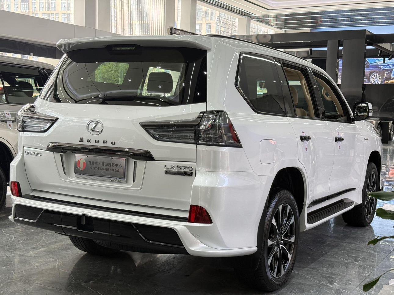 Lexus LX 2021 thumb 2