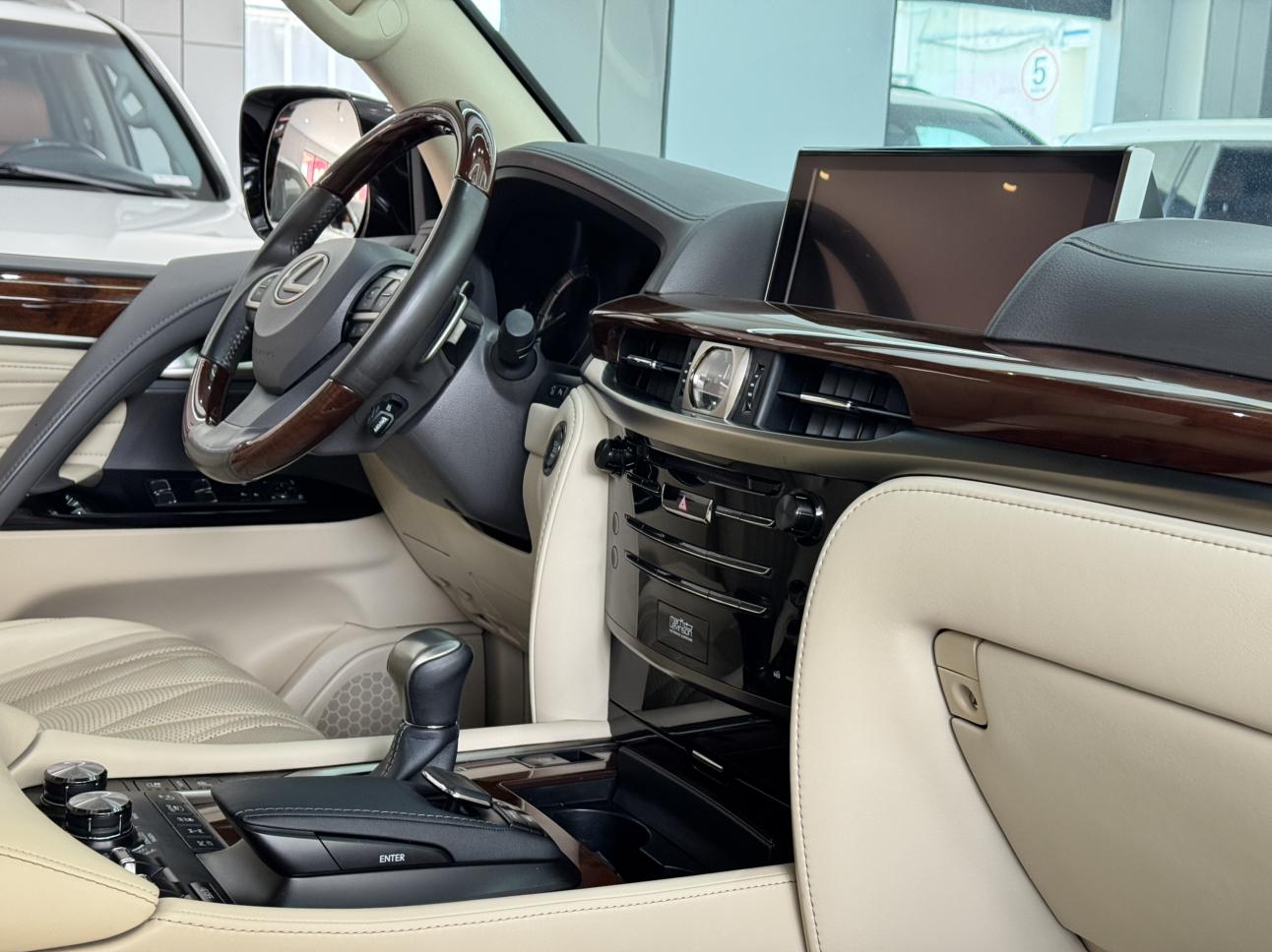 Lexus LX 2021 thumb 3