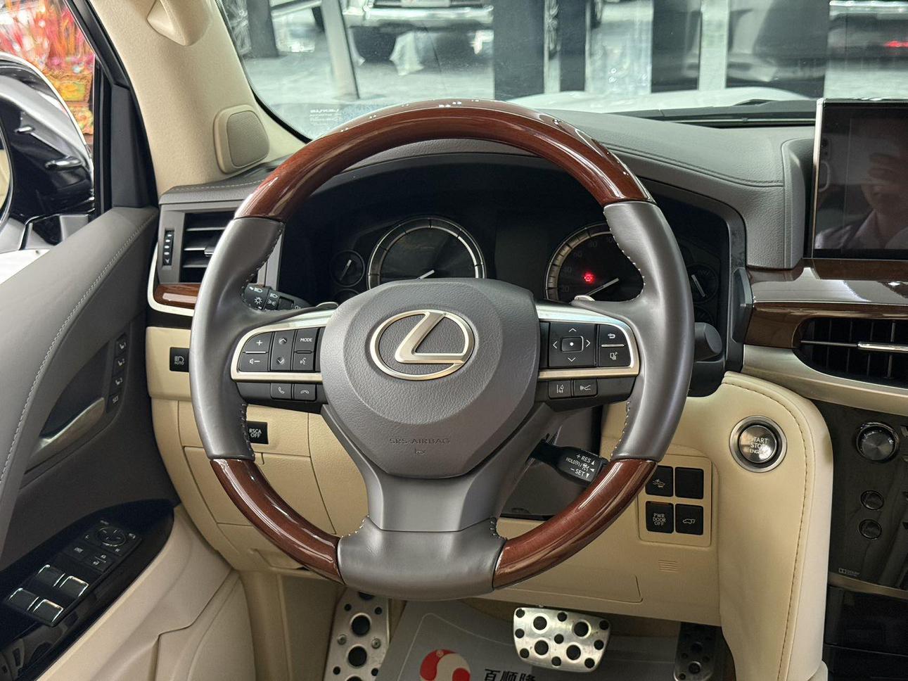 Lexus LX 2021 thumb 5