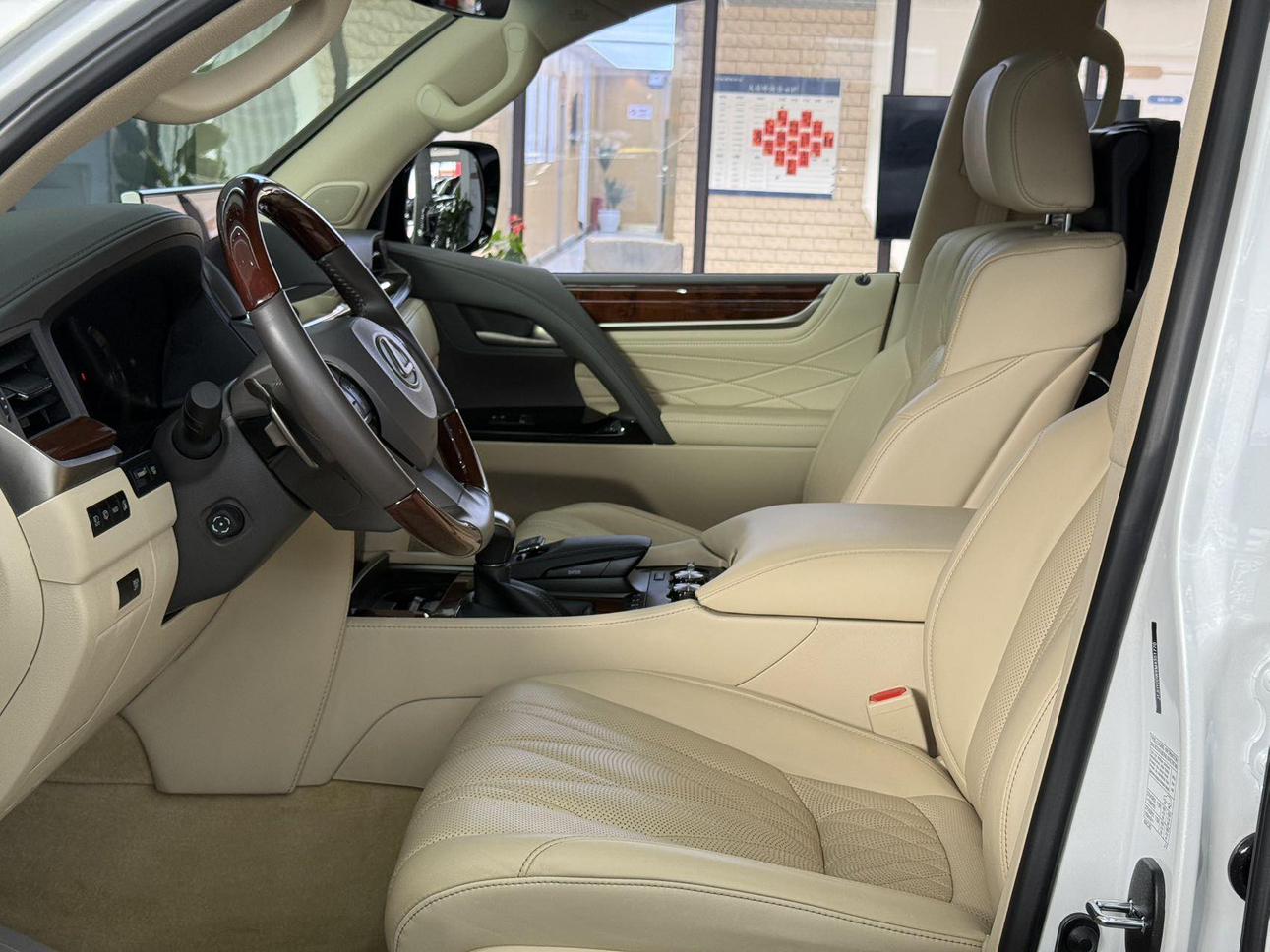 Lexus LX 2021 thumb 6