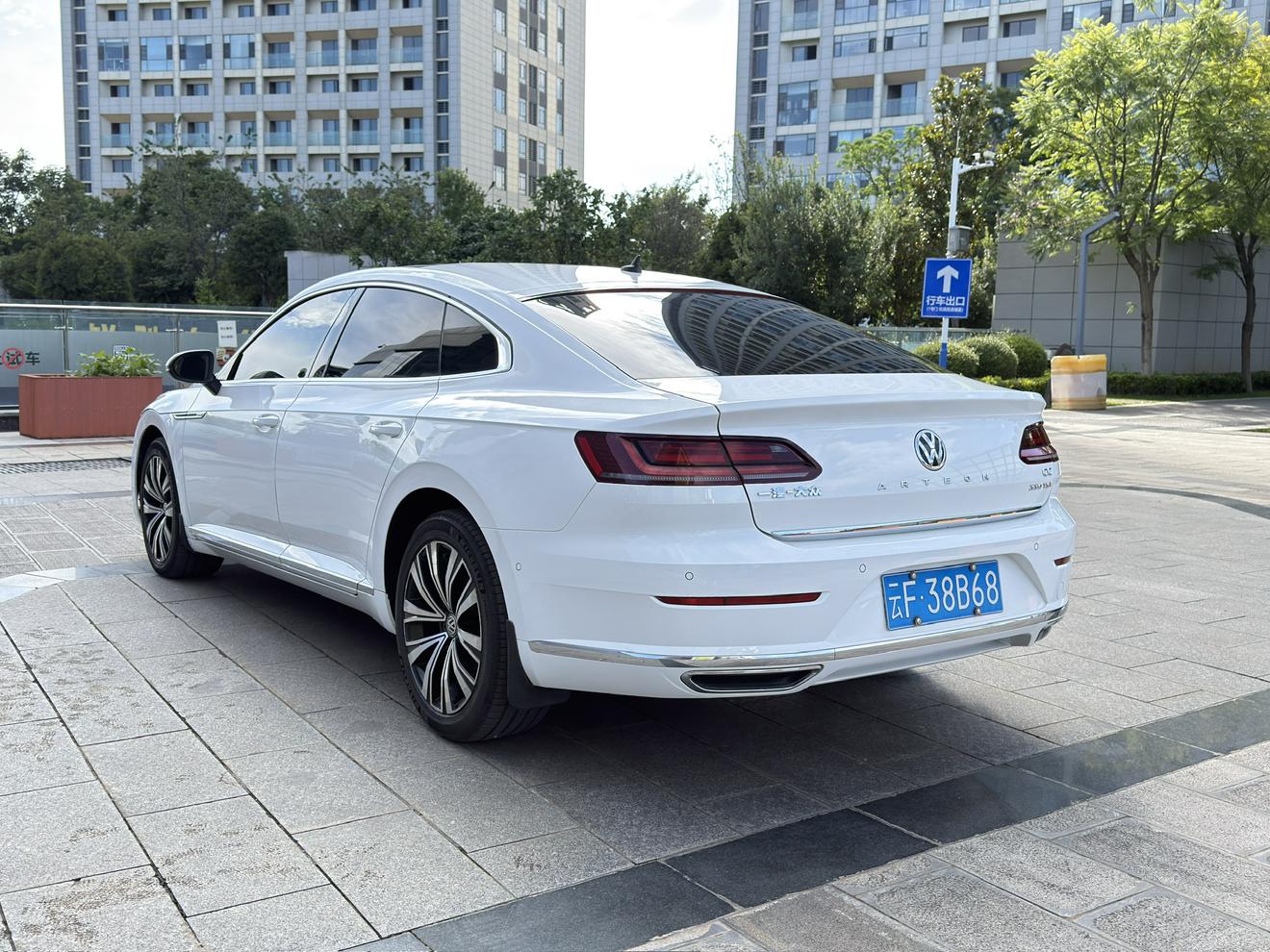 Volkswagen Arteon 2020 thumb 2