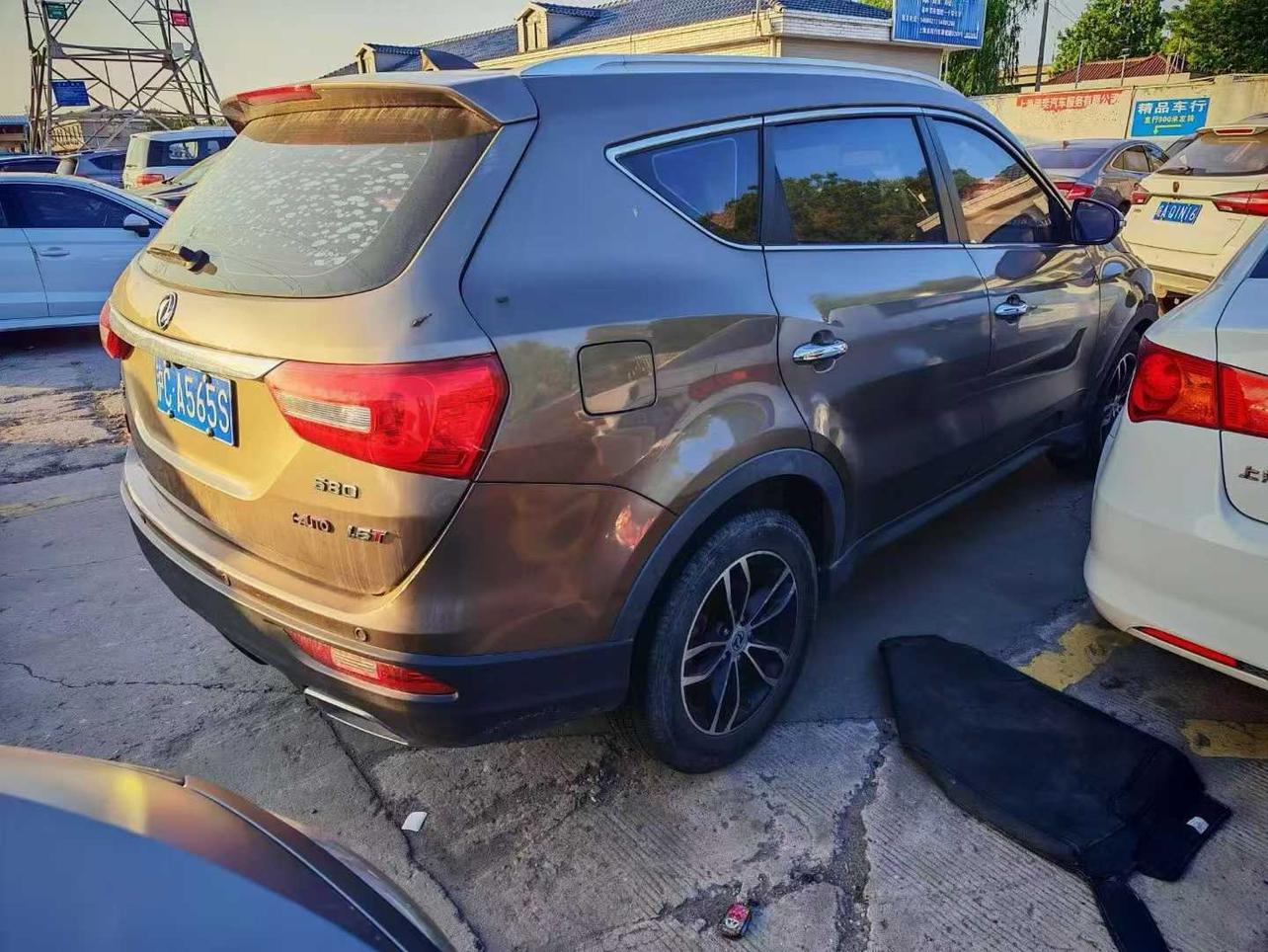 Dongfeng Fengon 580 2017 thumb 2