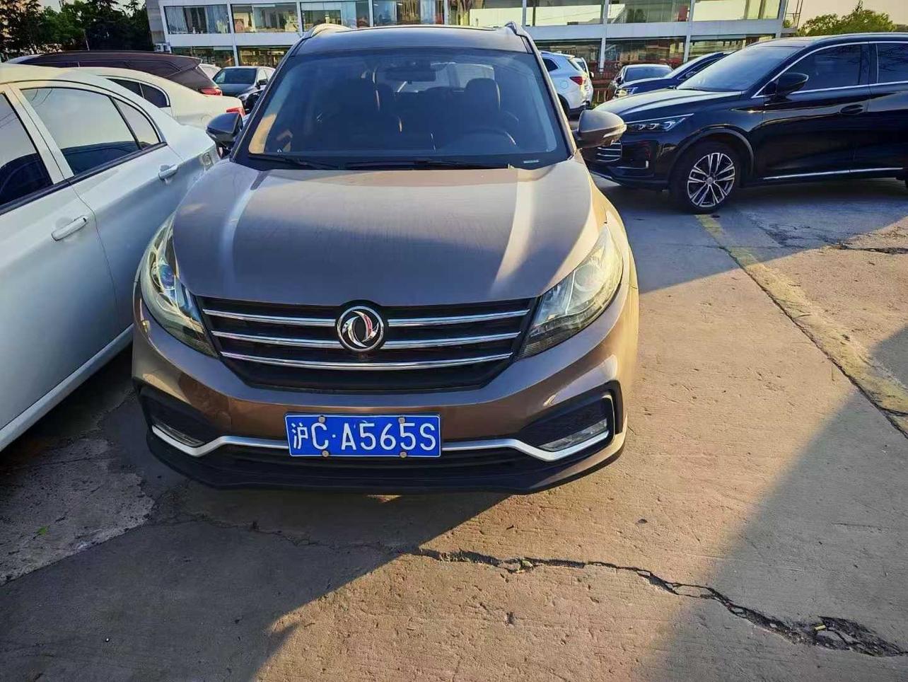 Dongfeng Fengon 580 2017 thumb 9