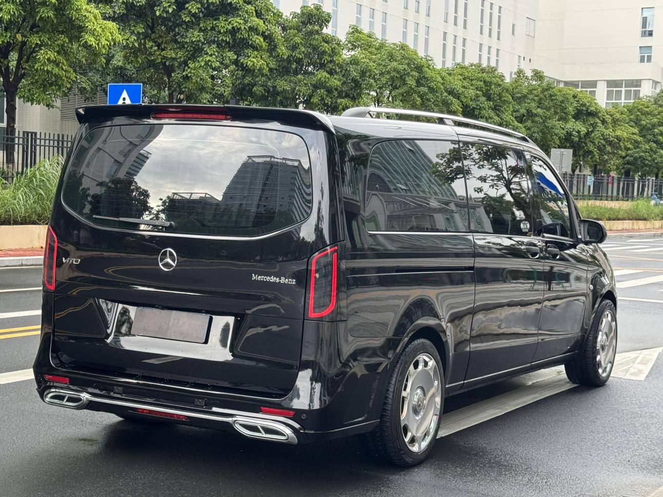 Mercedes-Benz Wei Ting 2018 thumb 5