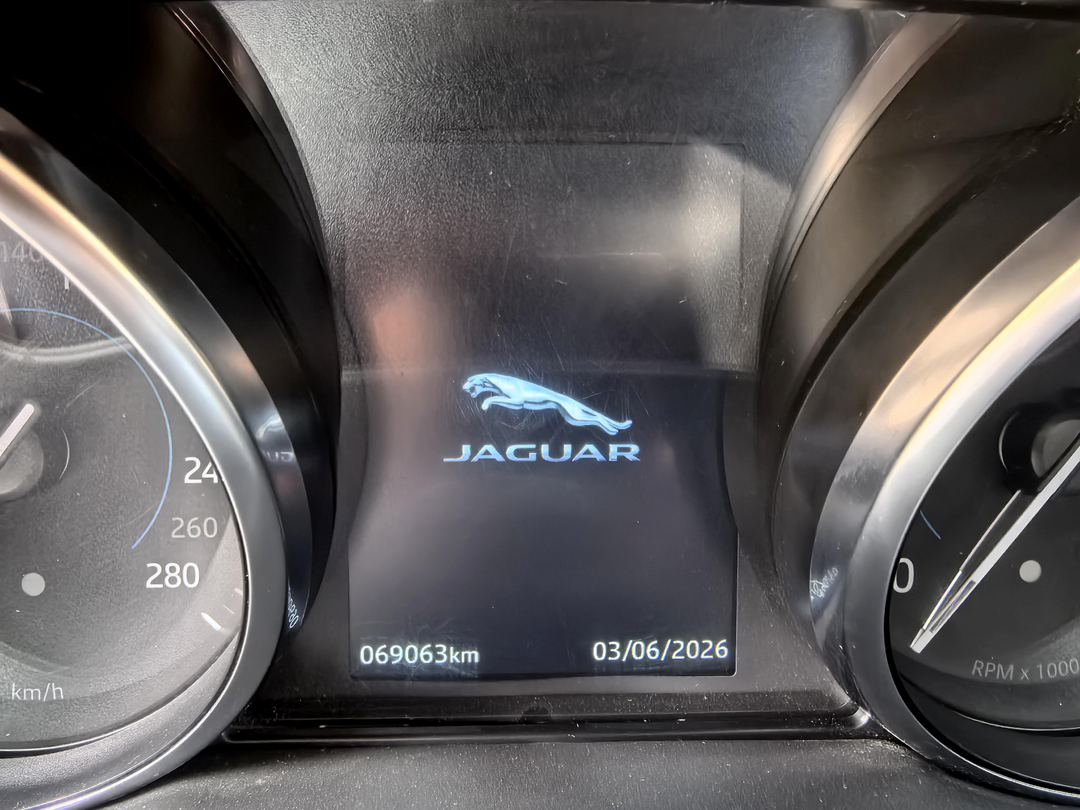 Jaguar F-Pace 2020 thumb 9