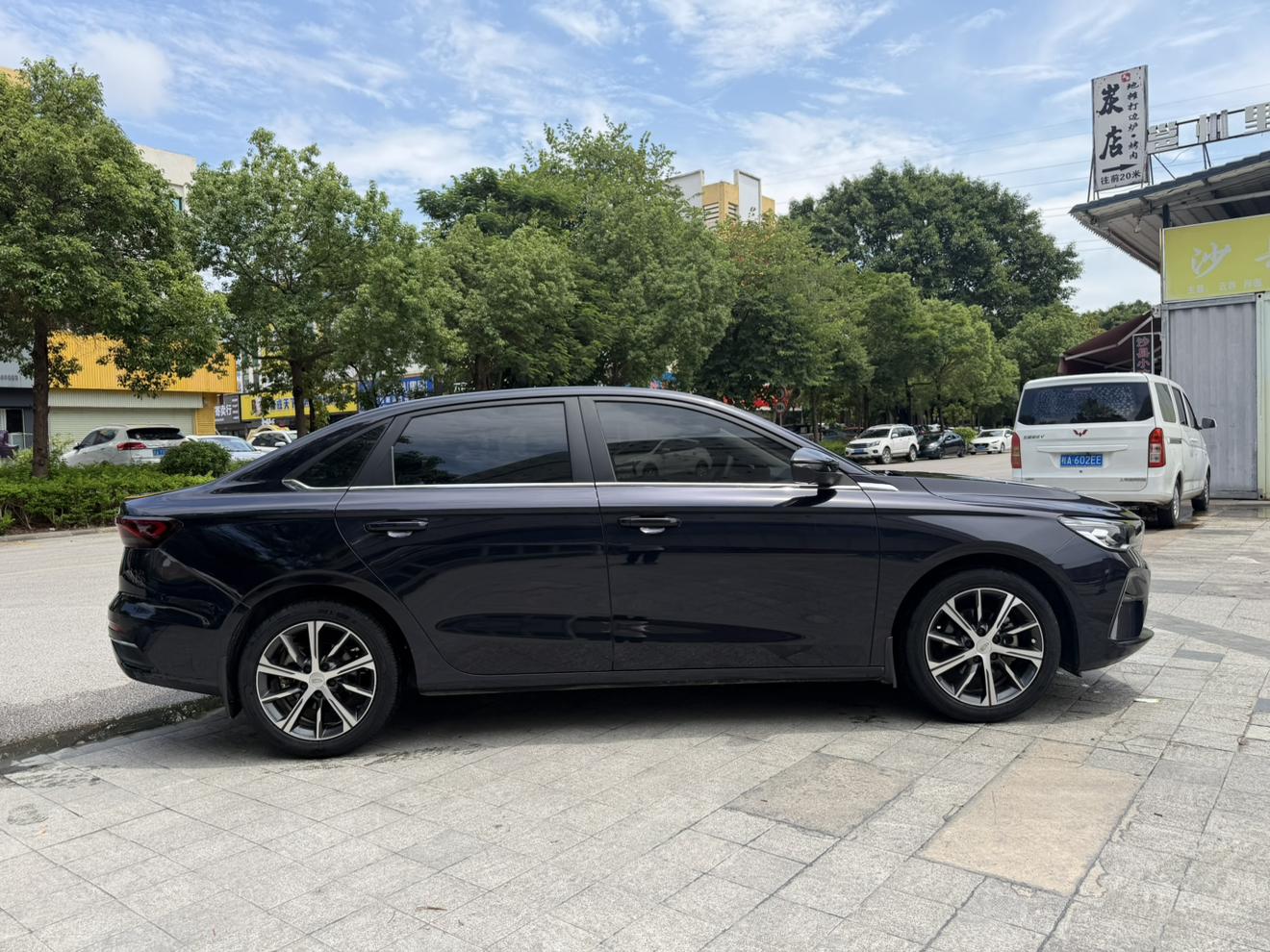 Geely Emgrand 2023 thumb 6