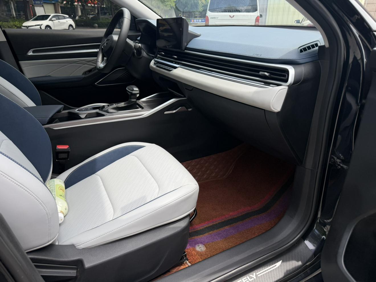 Geely Emgrand 2023 thumb 7