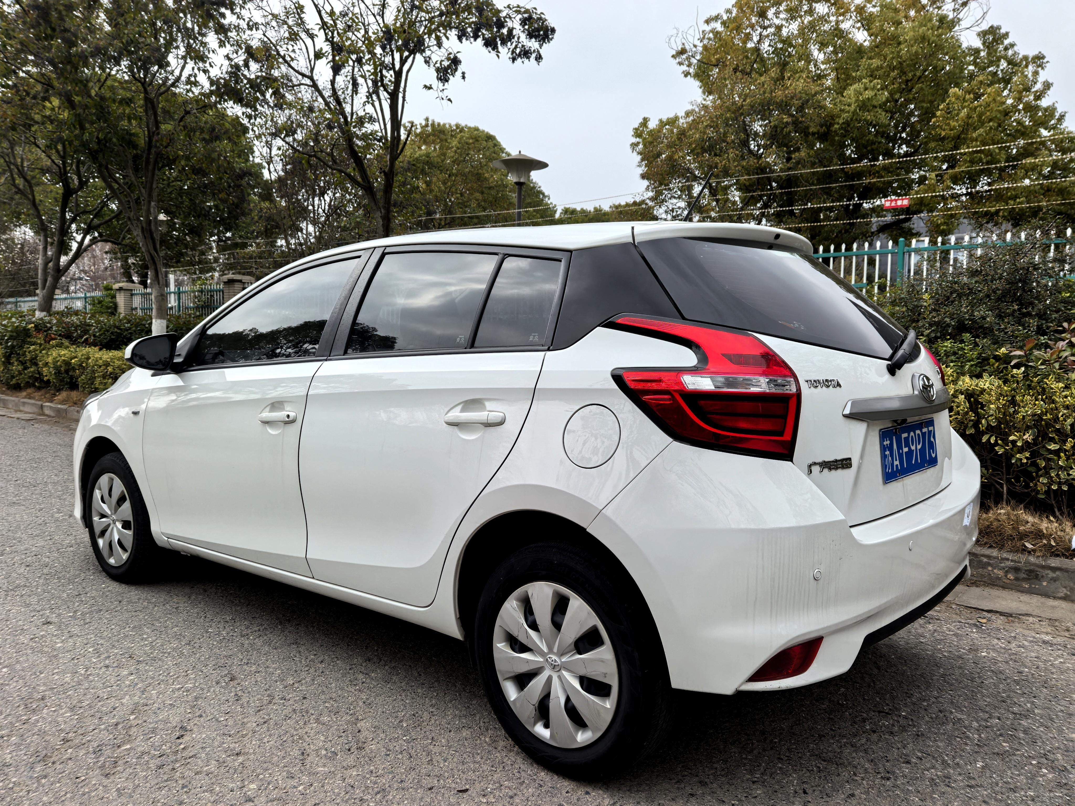 Toyota Yaris 2016 thumb 2