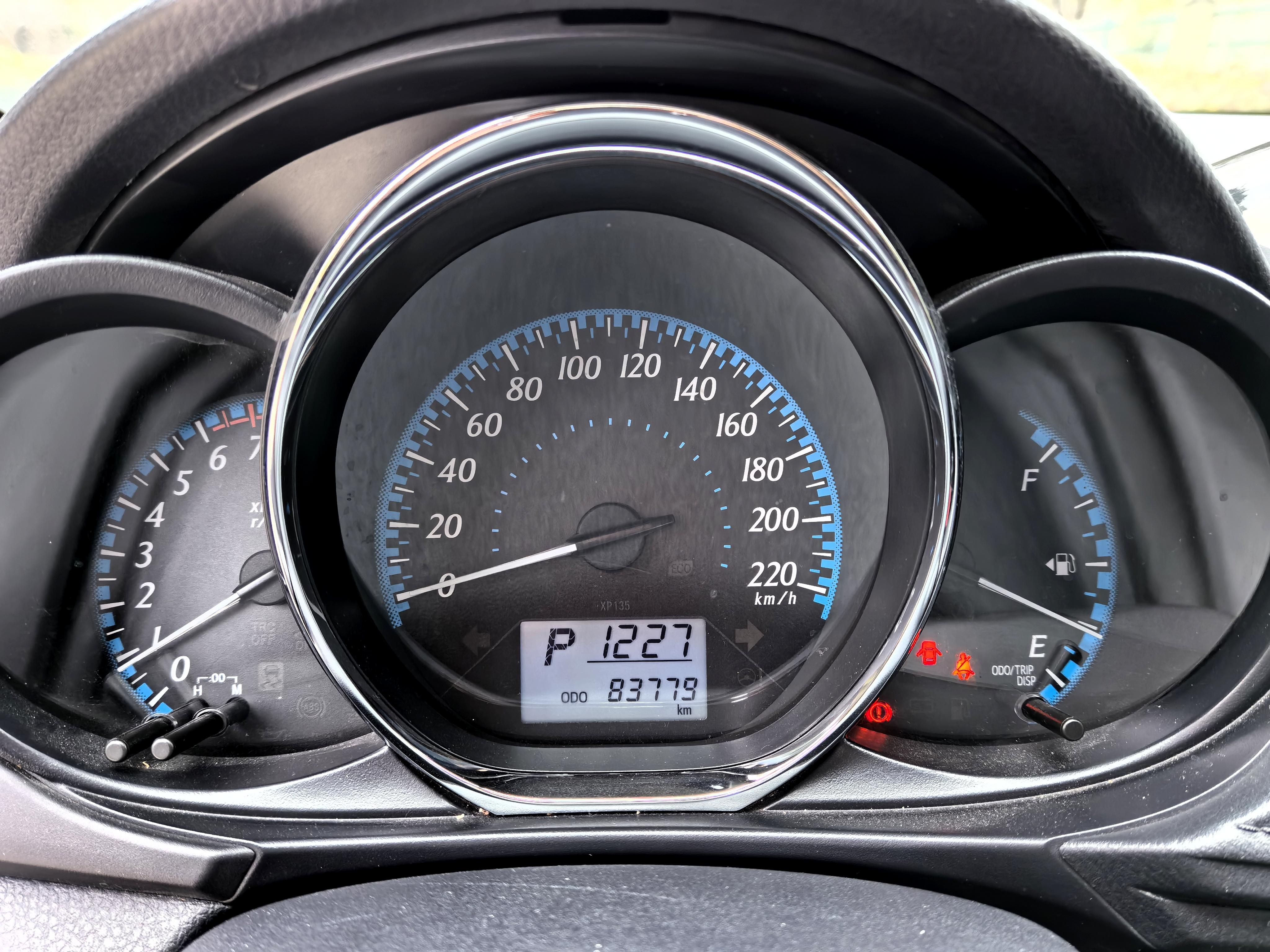 Toyota Yaris 2016 thumb 6