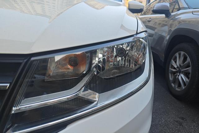 Volkswagen Santana 2019 thumb 2