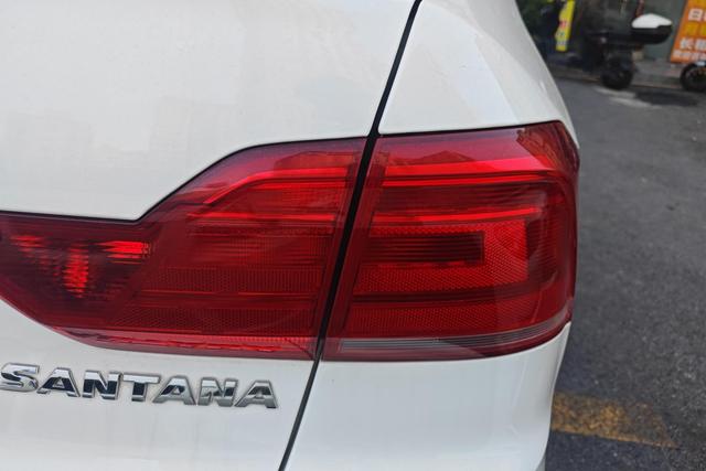 Volkswagen Santana 2019 thumb 3
