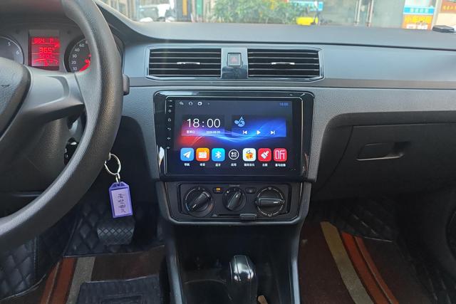 Volkswagen Santana 2019 thumb 10