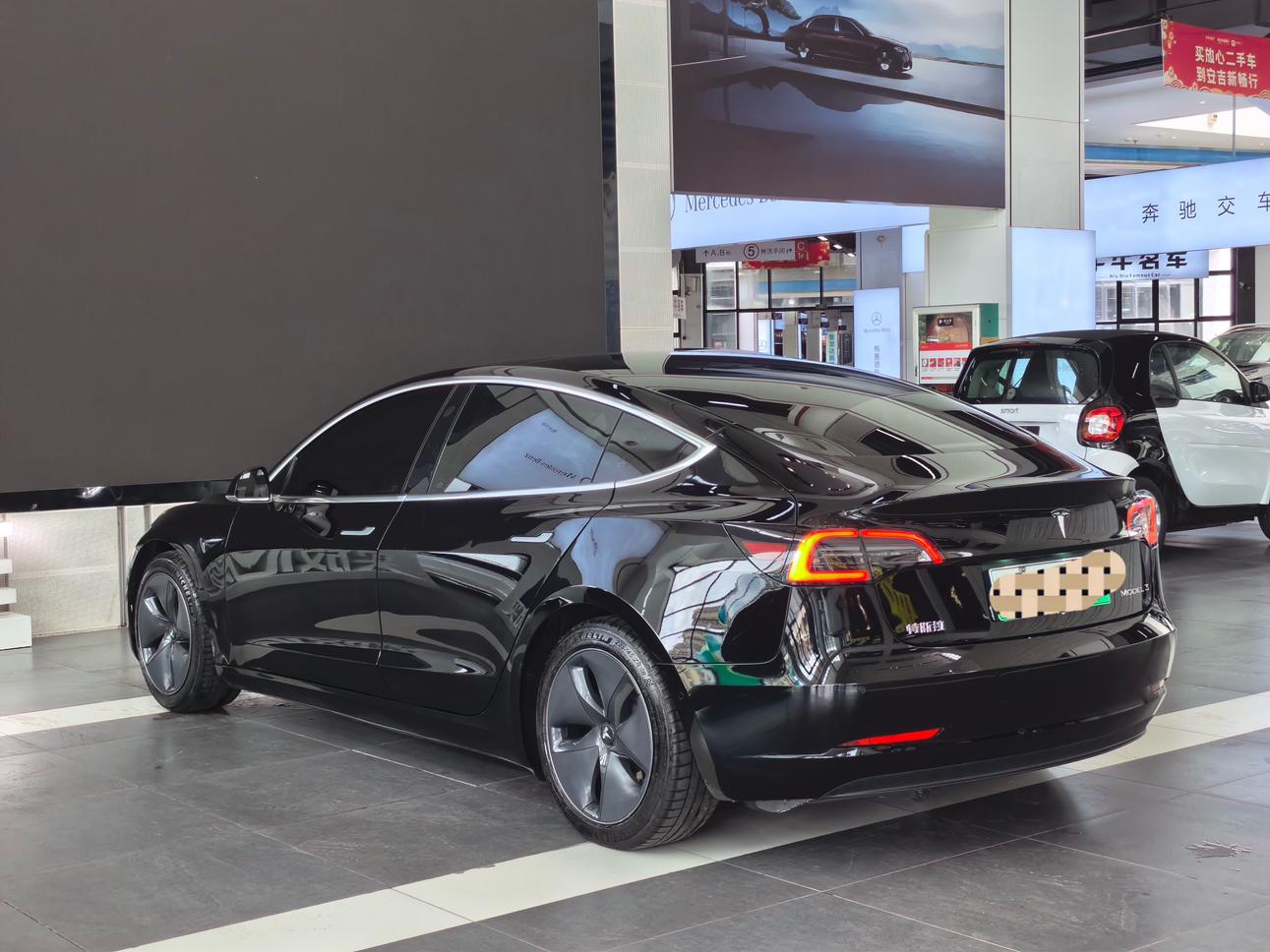 Tesla Model 3 2020 thumb 3